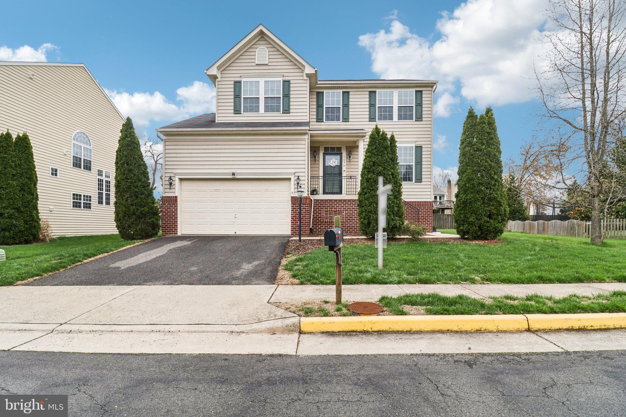 HERNDON CROSSING - Residential