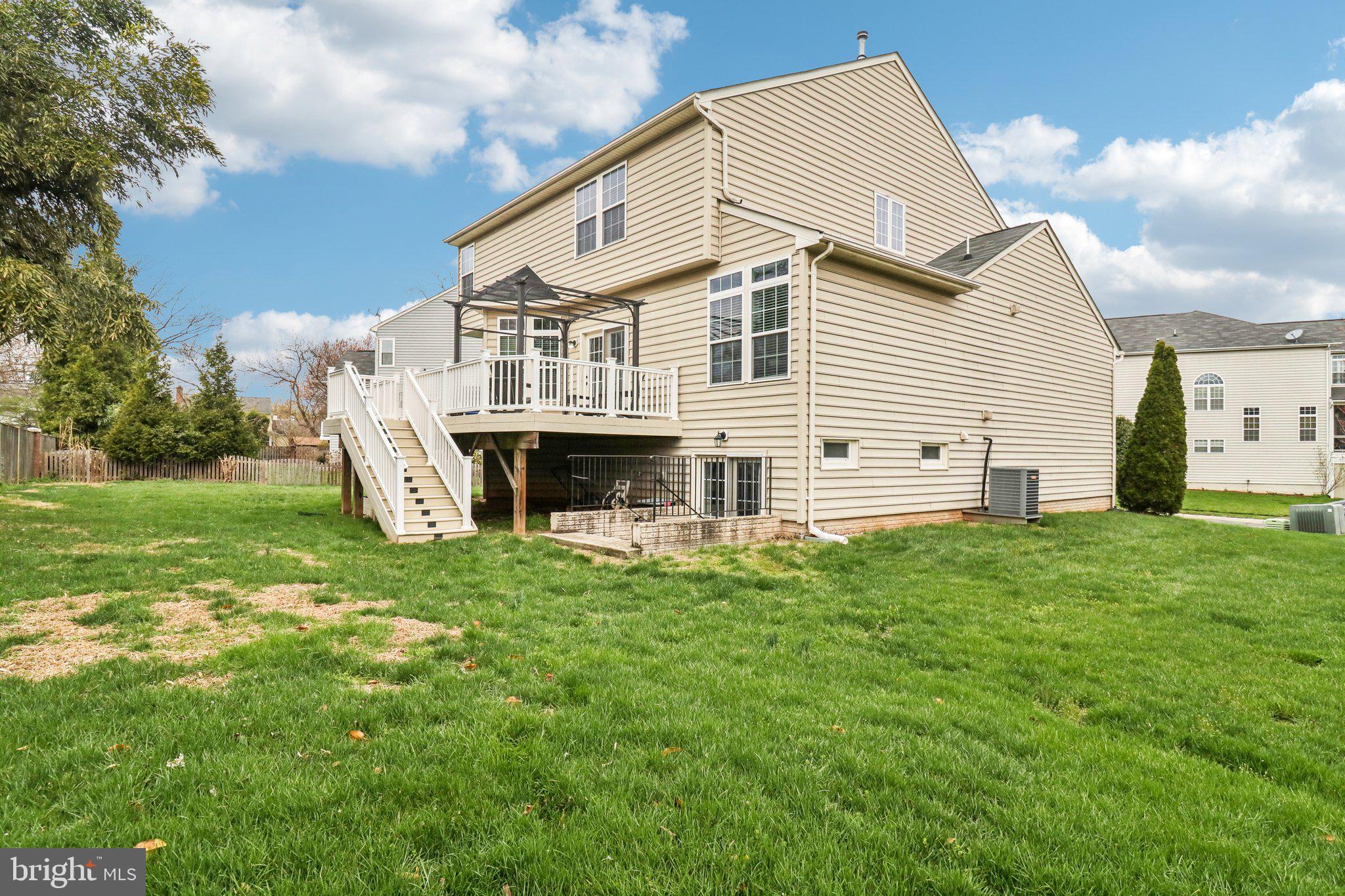 HERNDON CROSSING - Residential