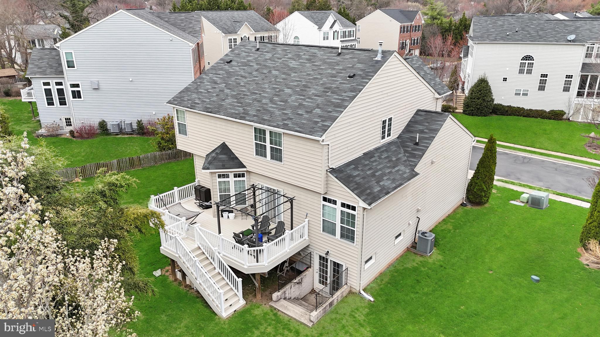 HERNDON CROSSING - Residential