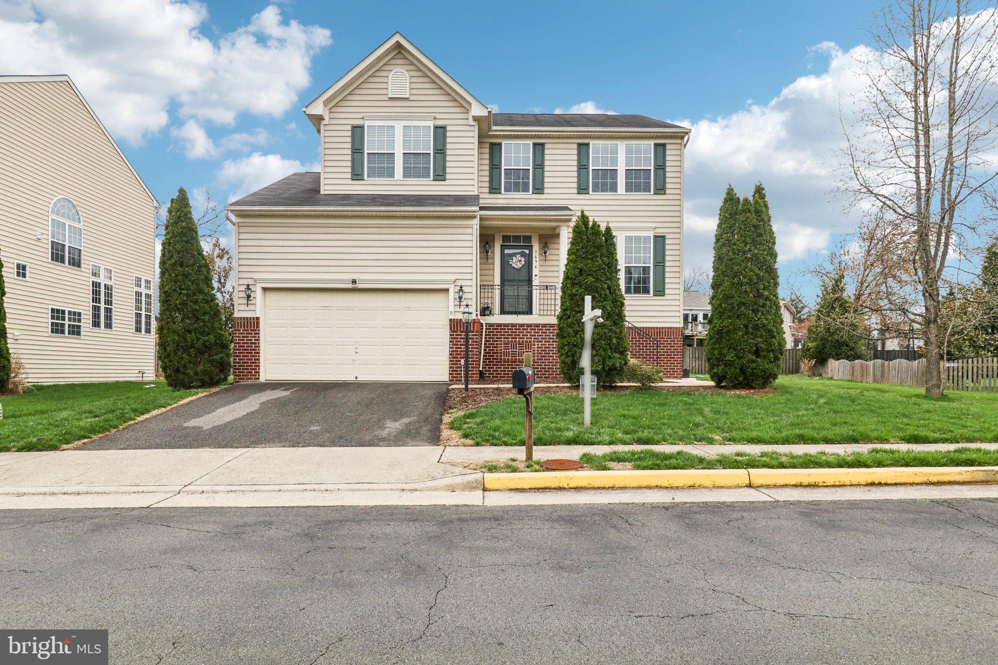 HERNDON CROSSING - Residential