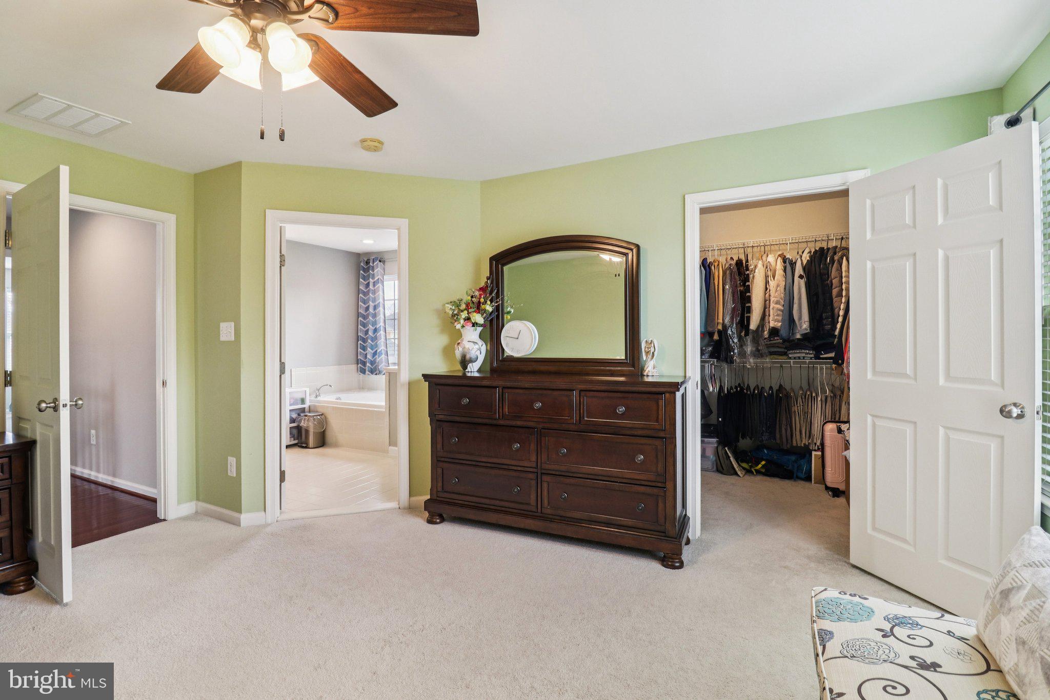 HERNDON CROSSING - Residential