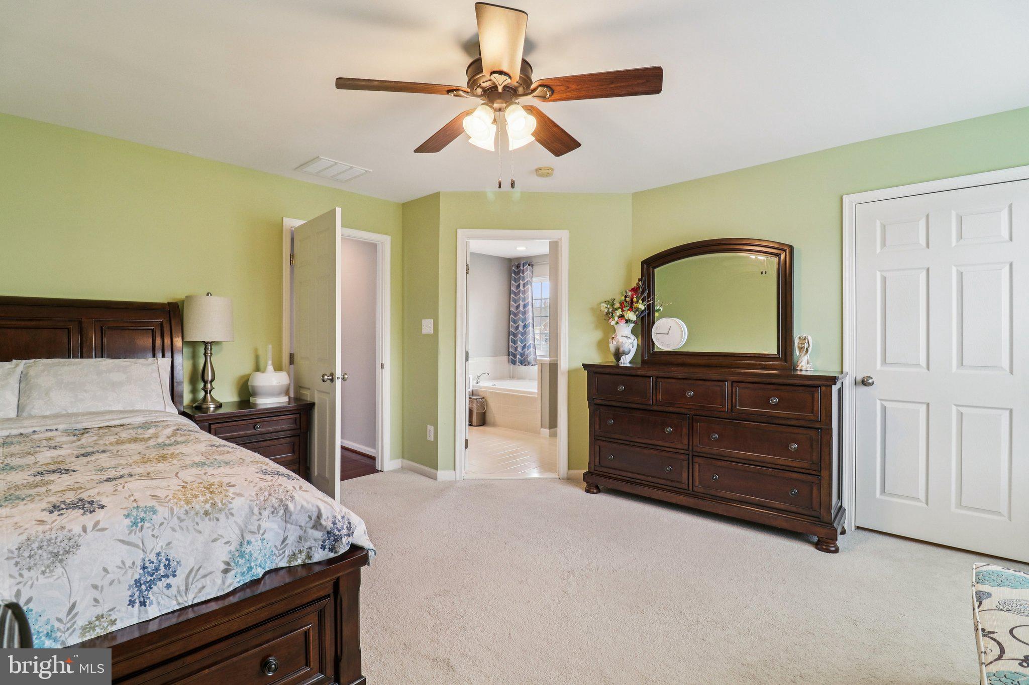 HERNDON CROSSING - Residential