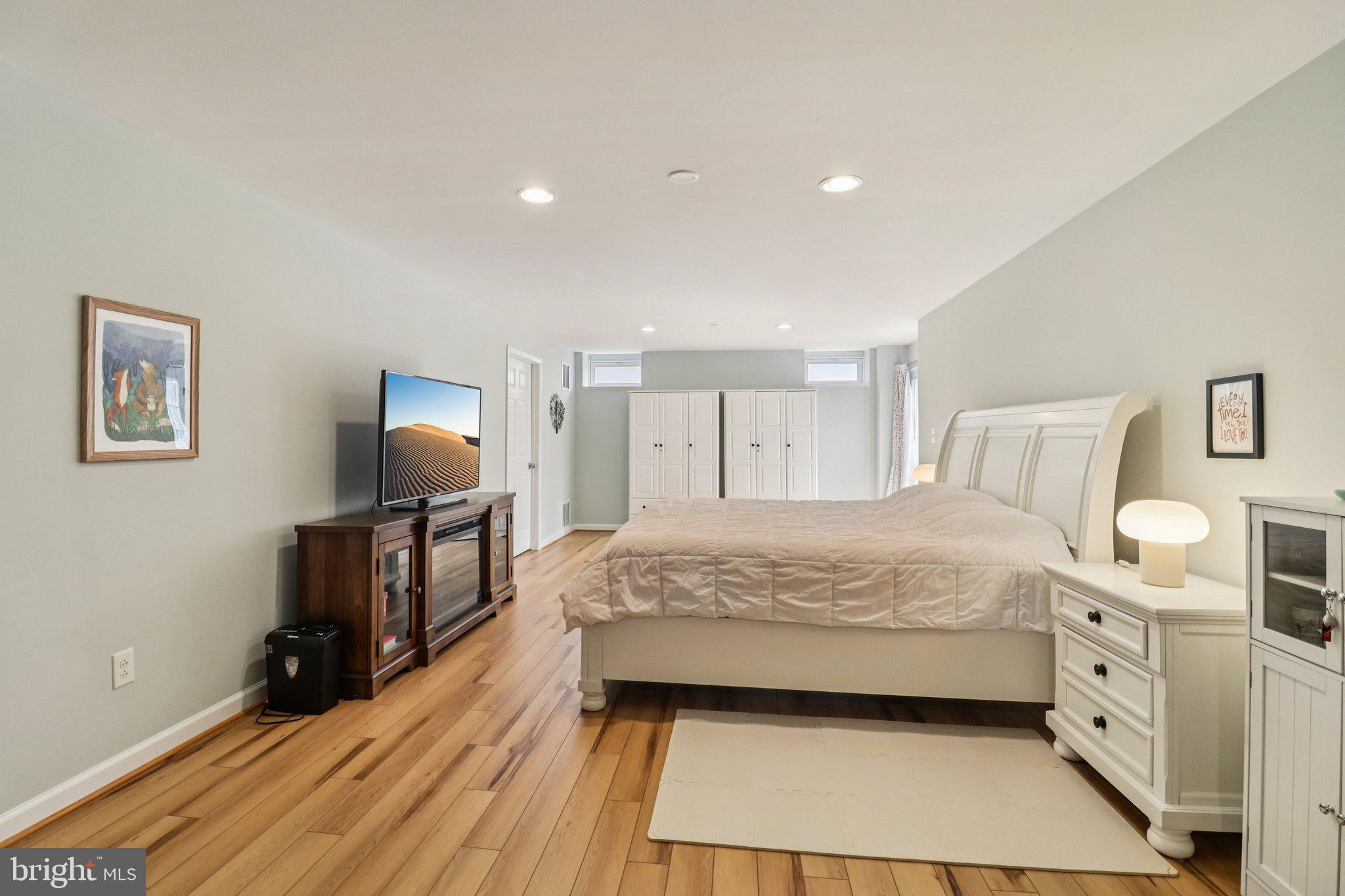 HERNDON CROSSING - Residential