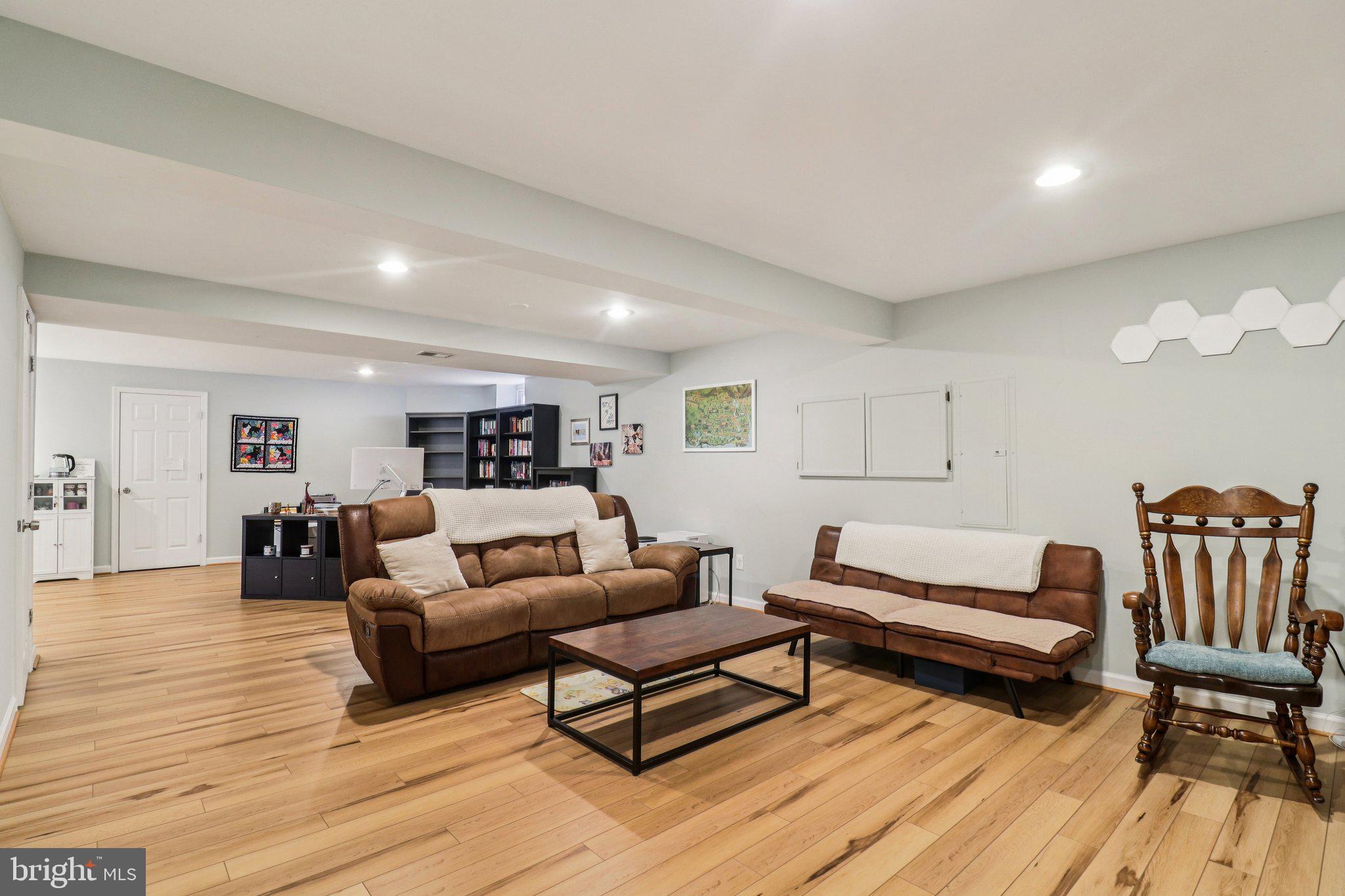 HERNDON CROSSING - Residential