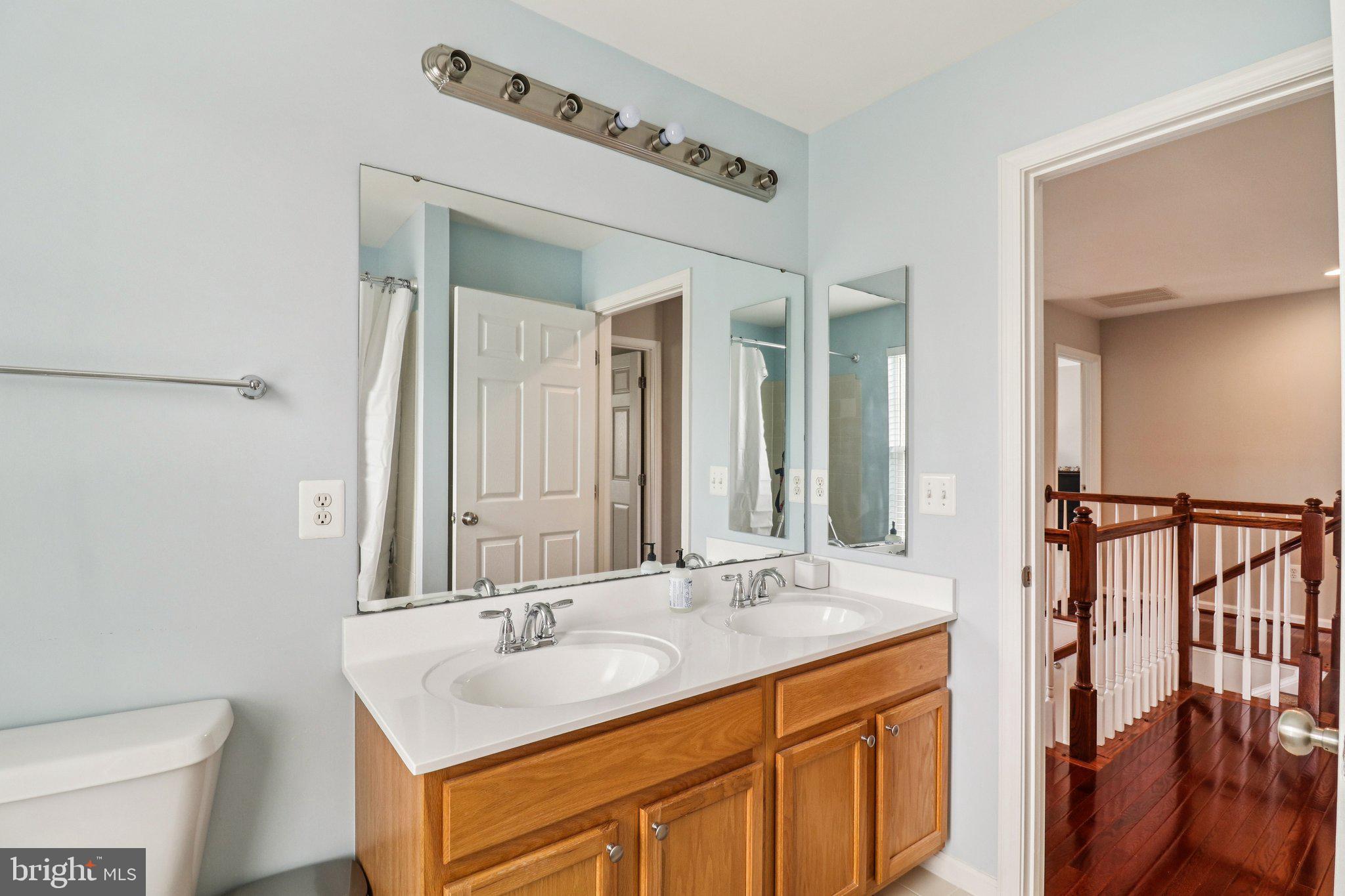 HERNDON CROSSING - Residential