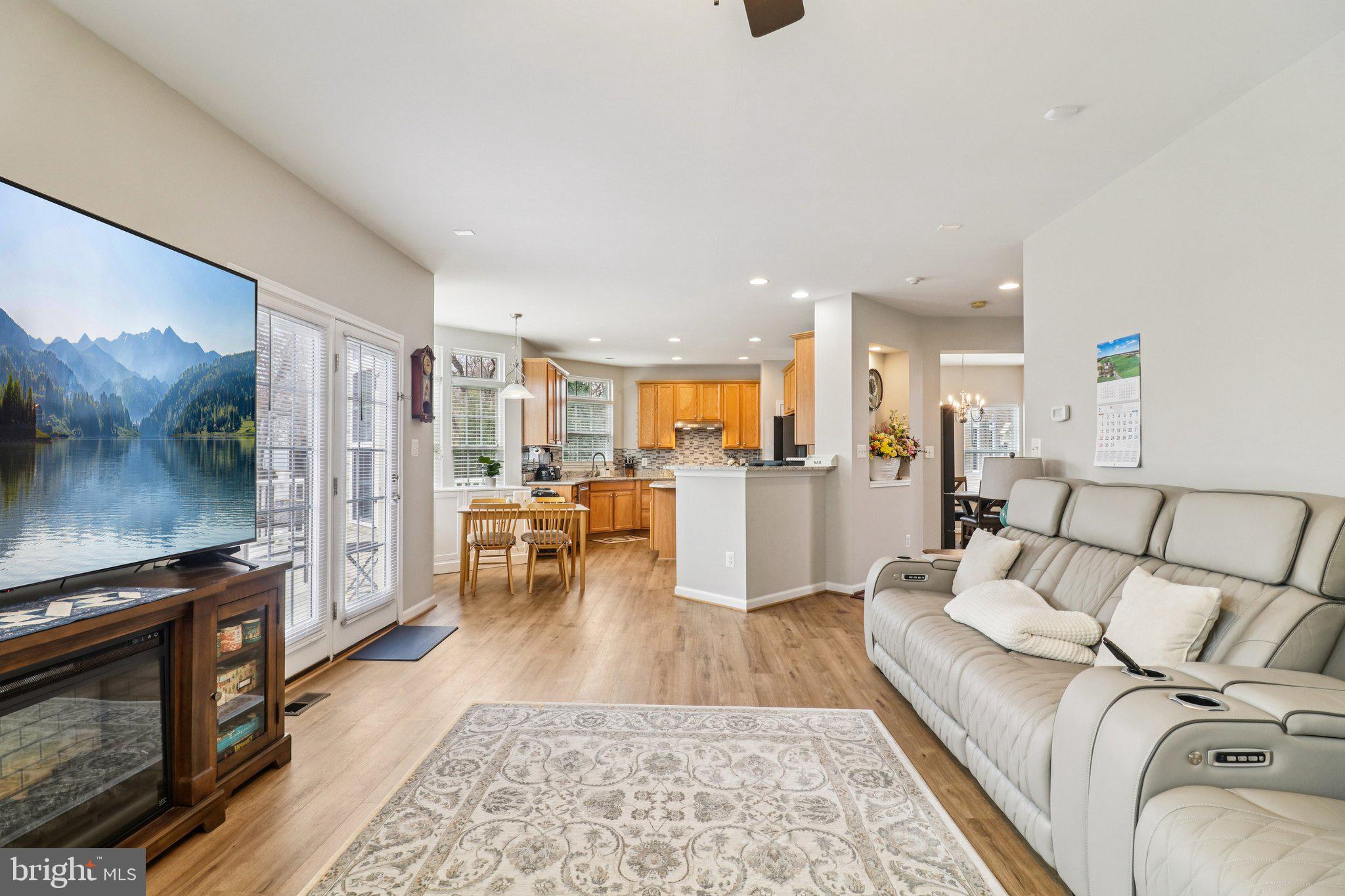 HERNDON CROSSING - Residential