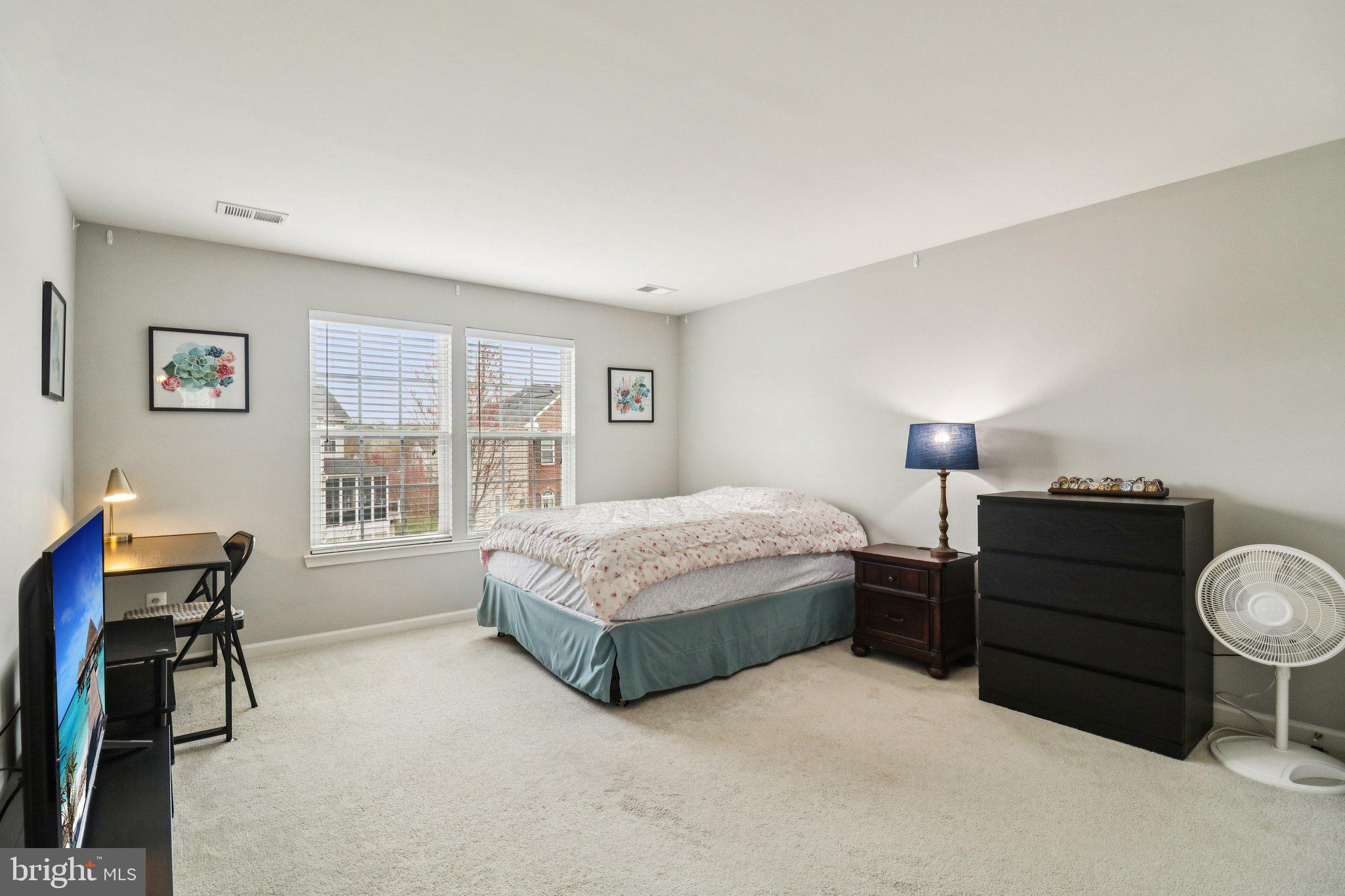 HERNDON CROSSING - Residential