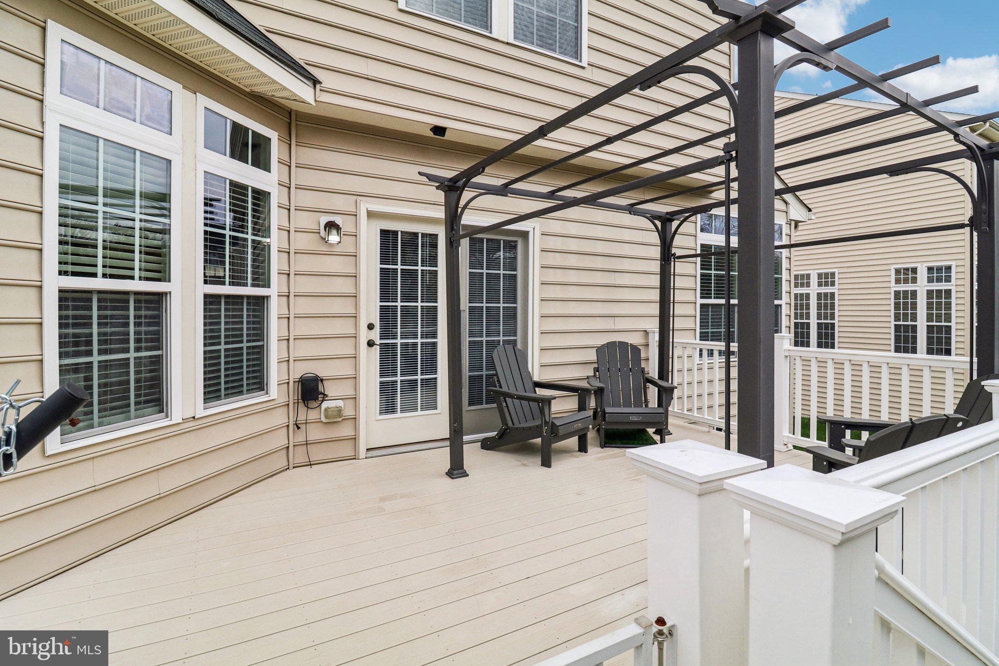 HERNDON CROSSING - Residential