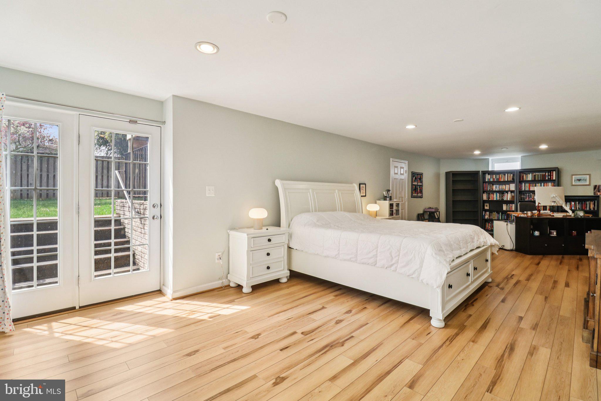 HERNDON CROSSING - Residential