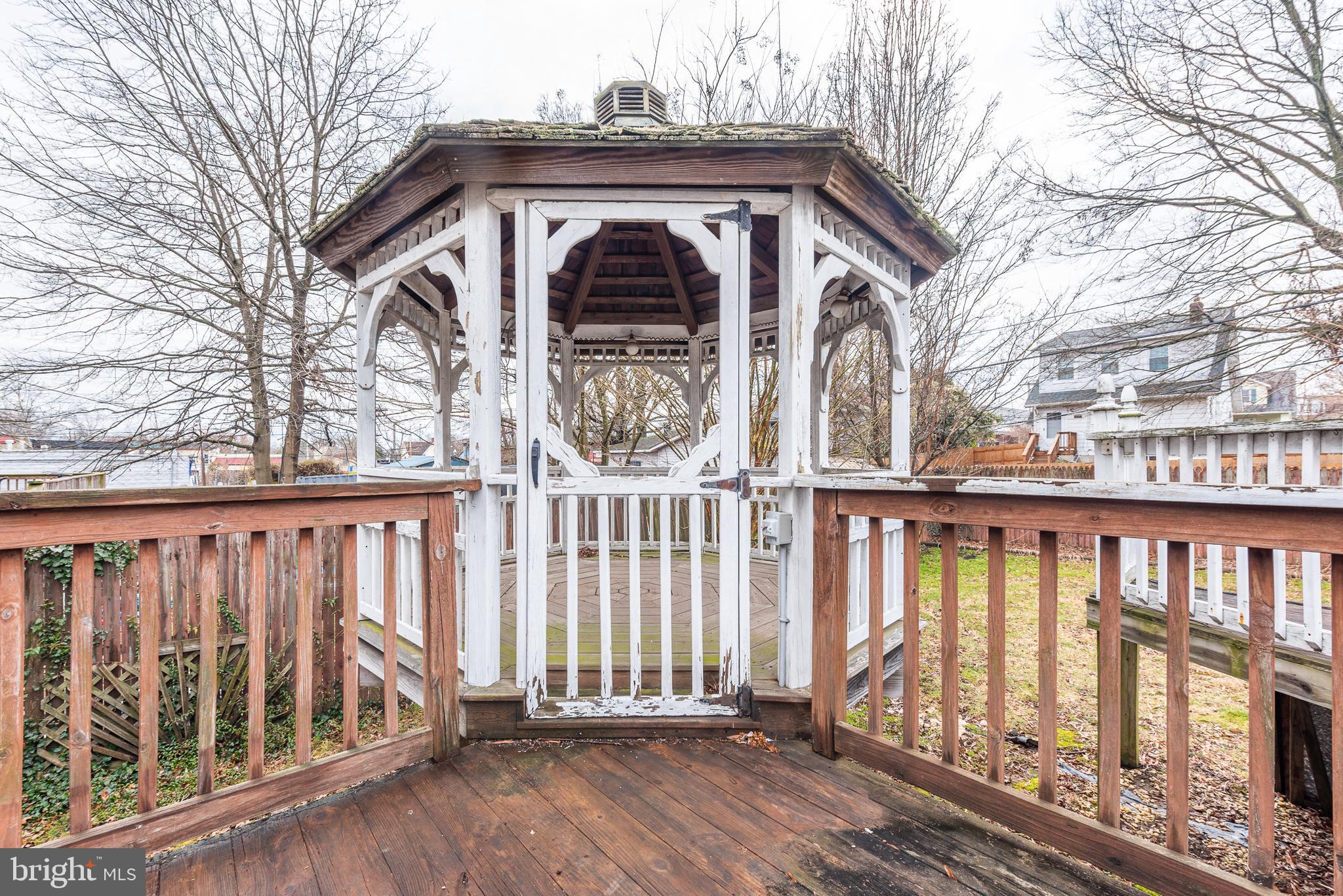 CHRISTOPHER - Residential