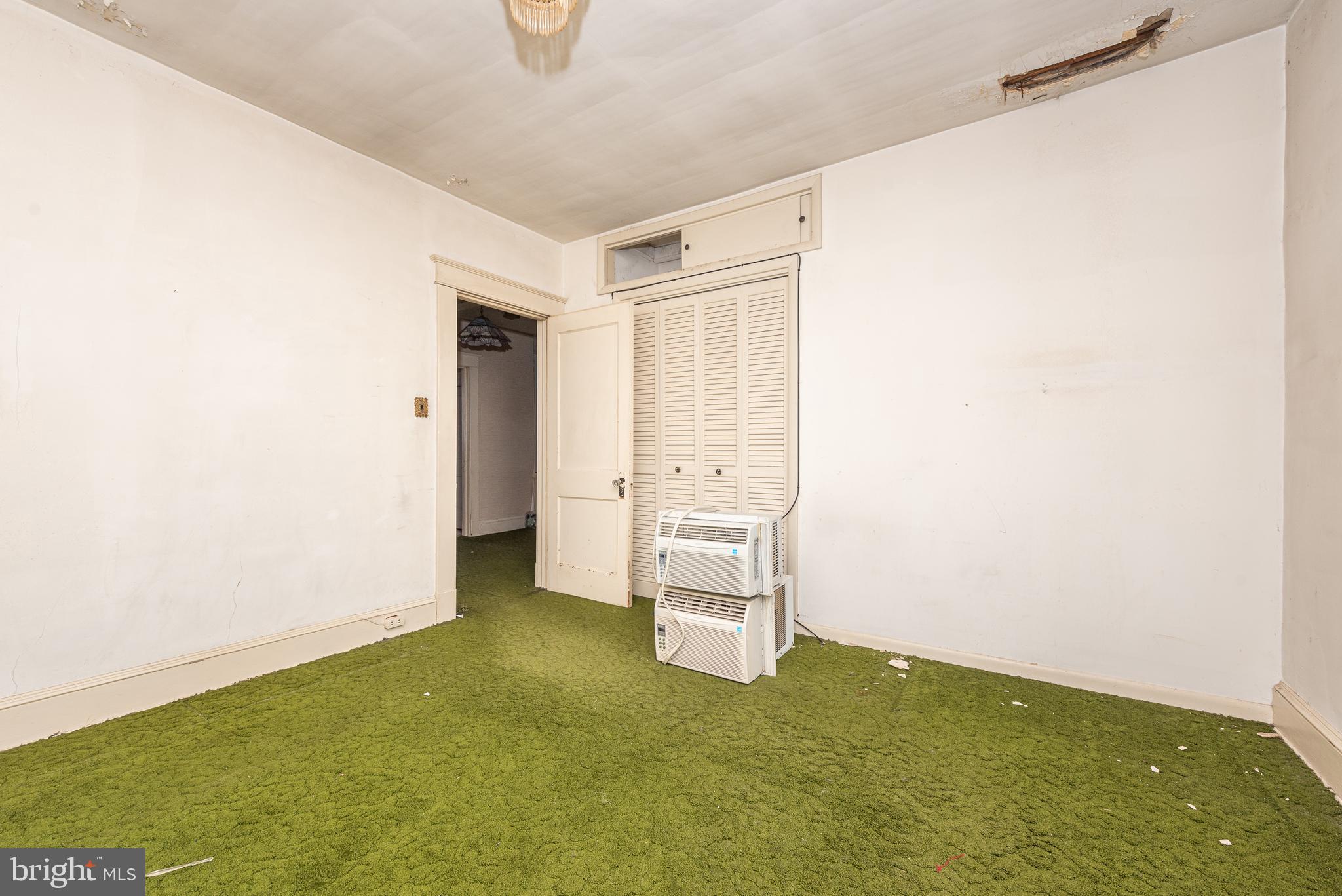 CHRISTOPHER - Residential