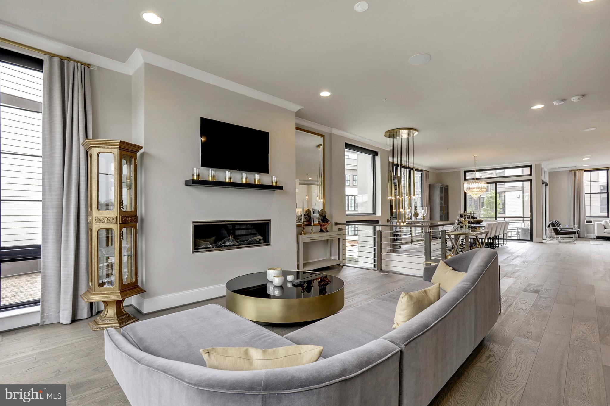 ONE LOUDOUN - Residential