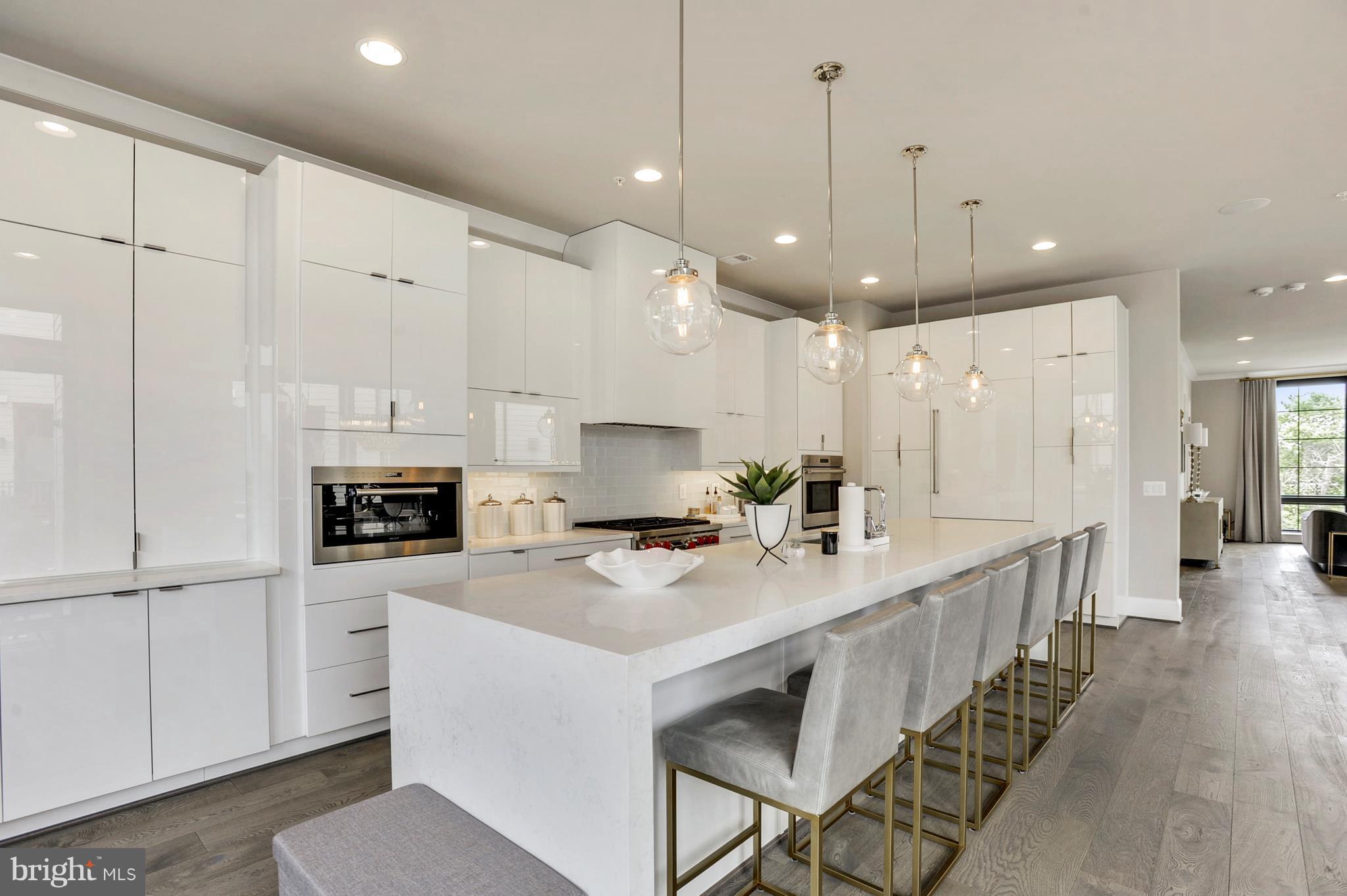 ONE LOUDOUN - Residential