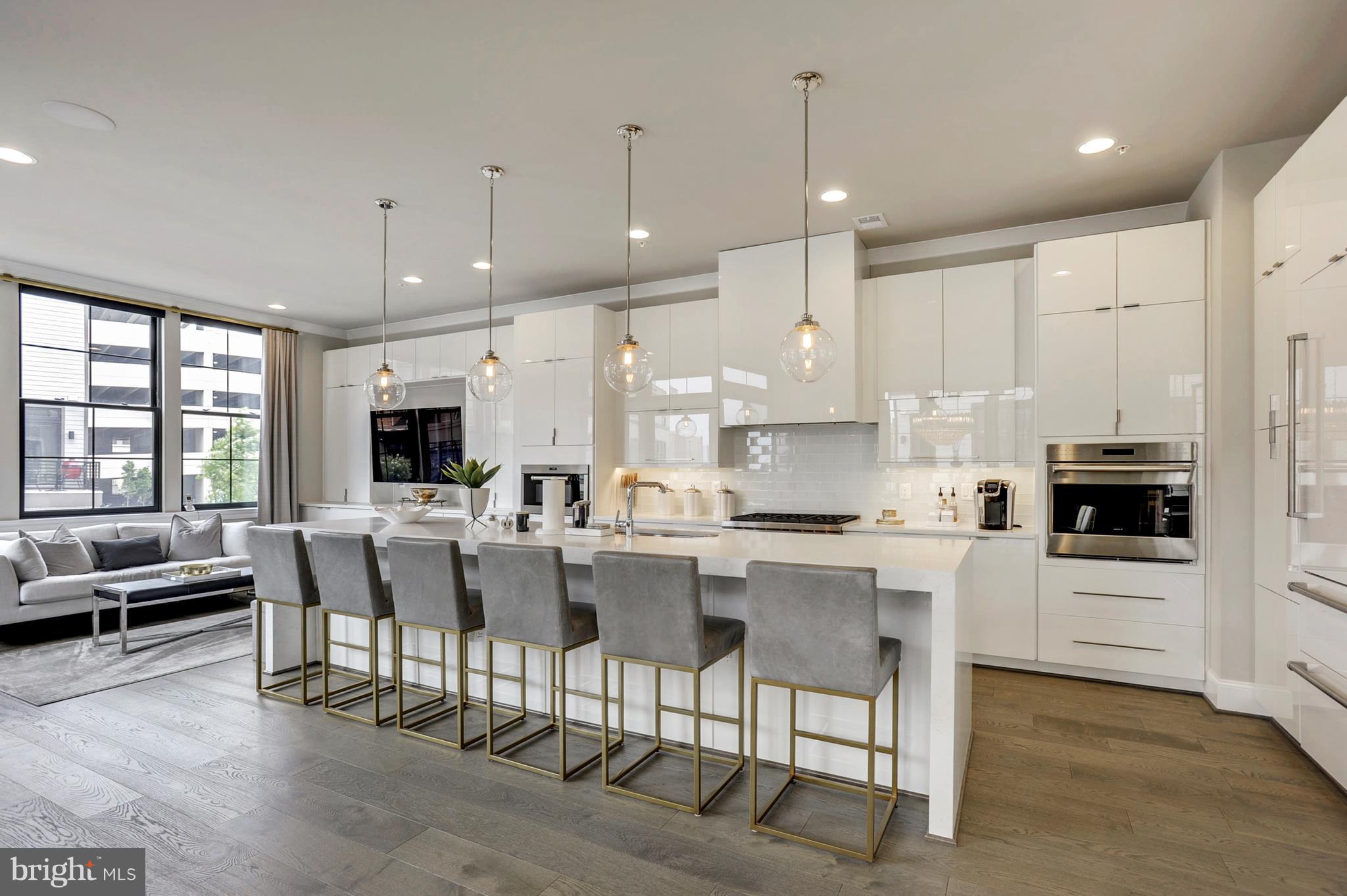 ONE LOUDOUN - Residential