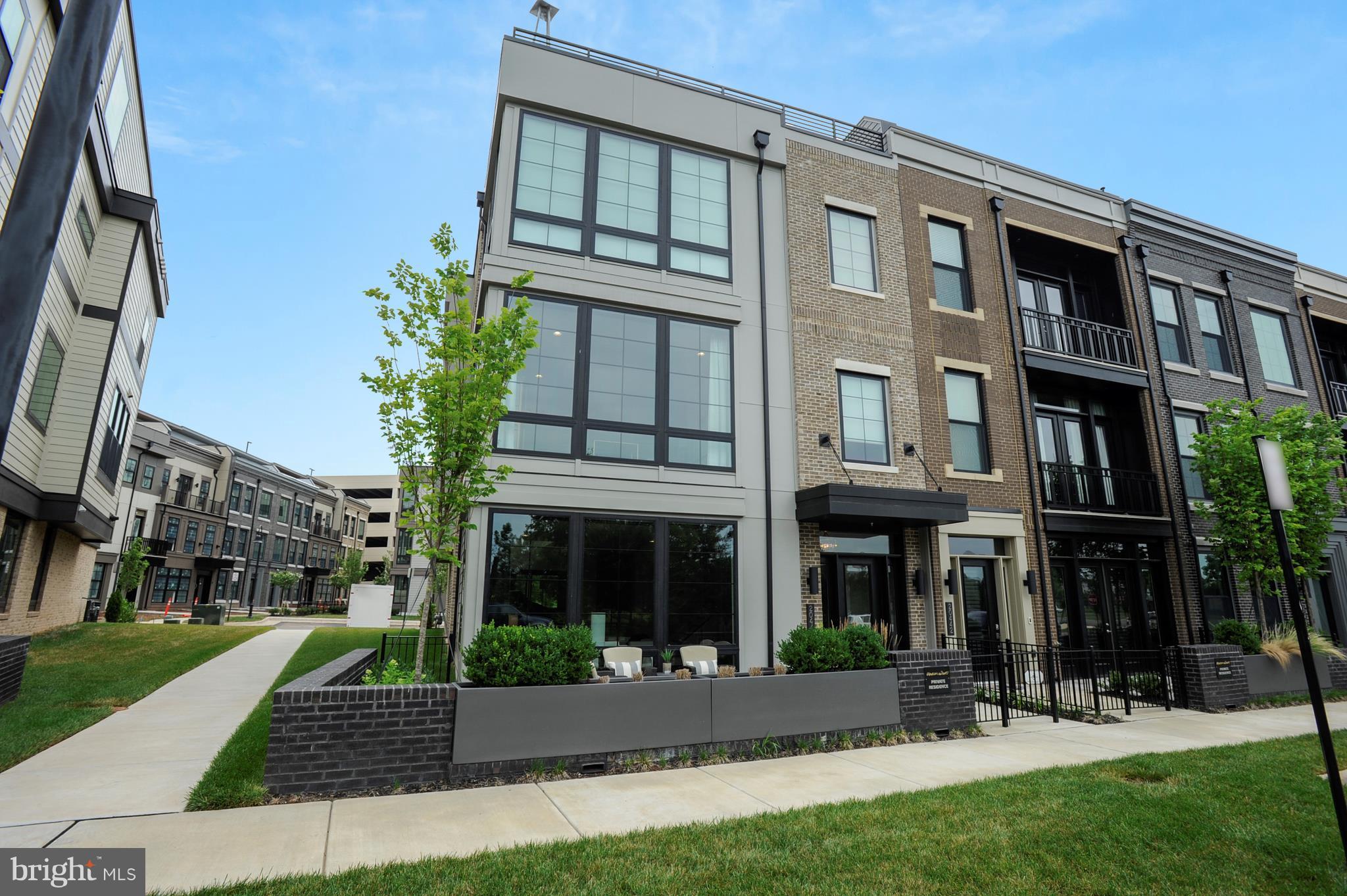 ONE LOUDOUN - Residential