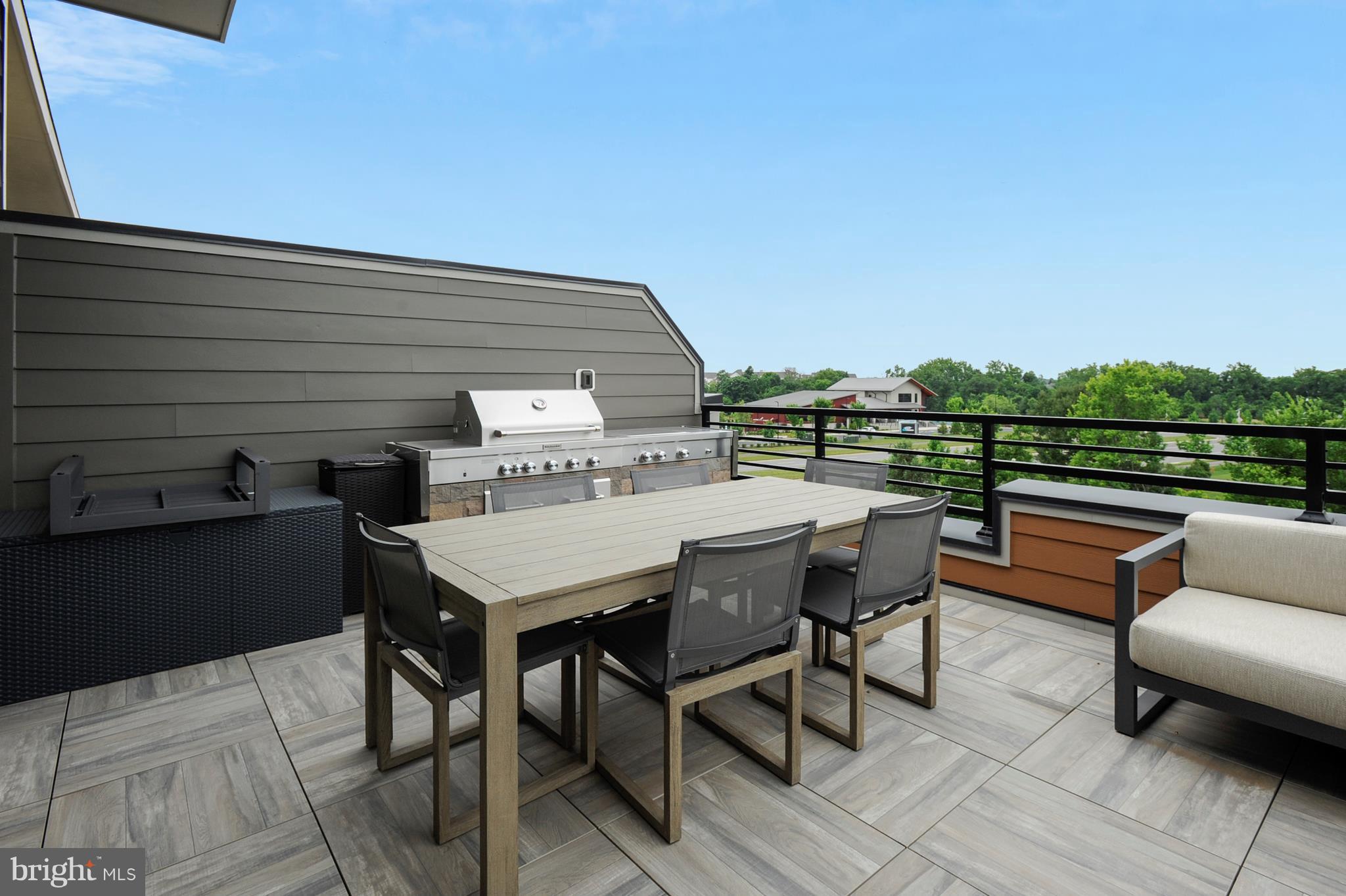 ONE LOUDOUN - Residential