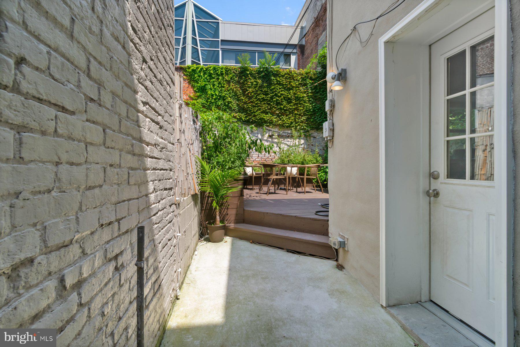 FEDERAL HILL HISTORIC DISTRICT - Residential Lease