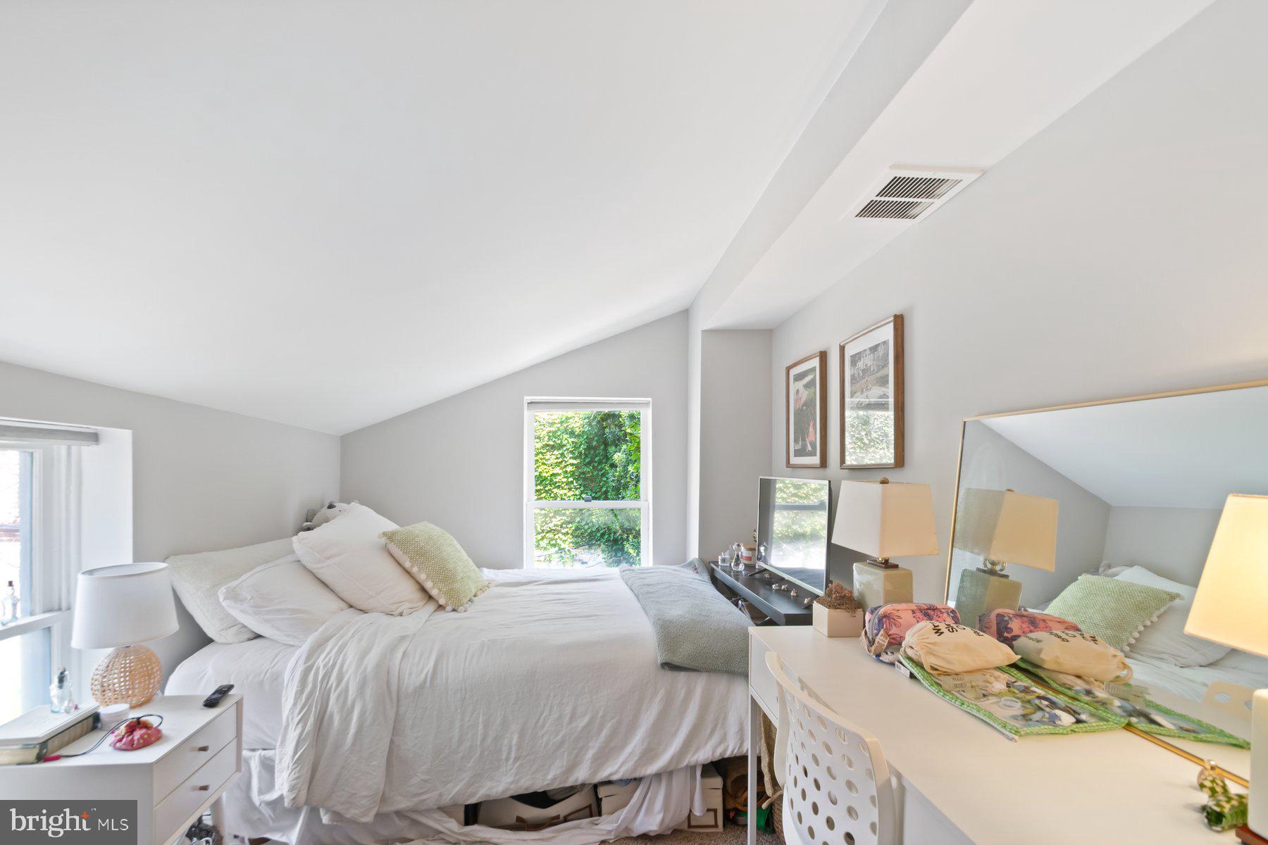 FEDERAL HILL HISTORIC DISTRICT - Residential Lease