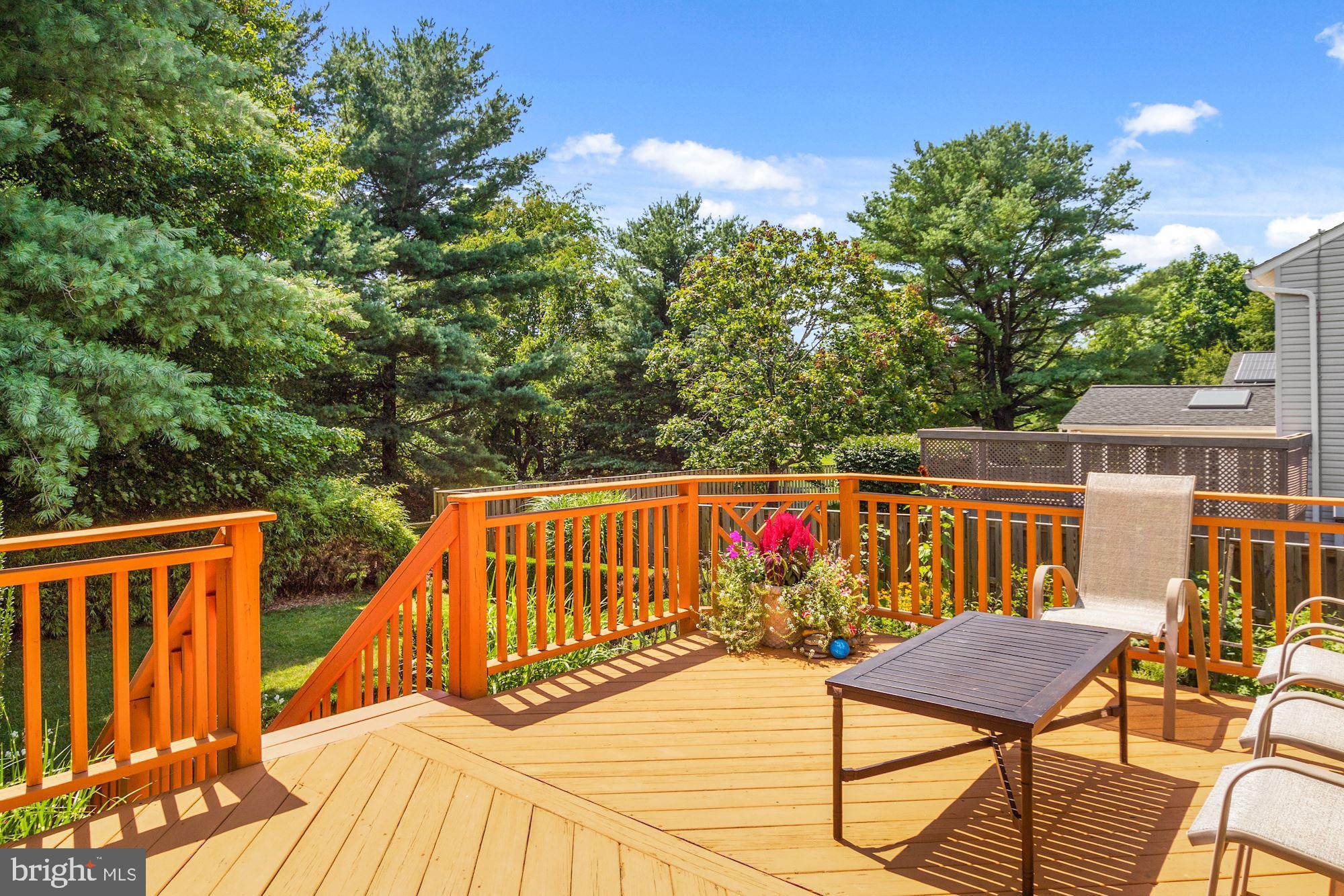 FLOWER HILL - Residential