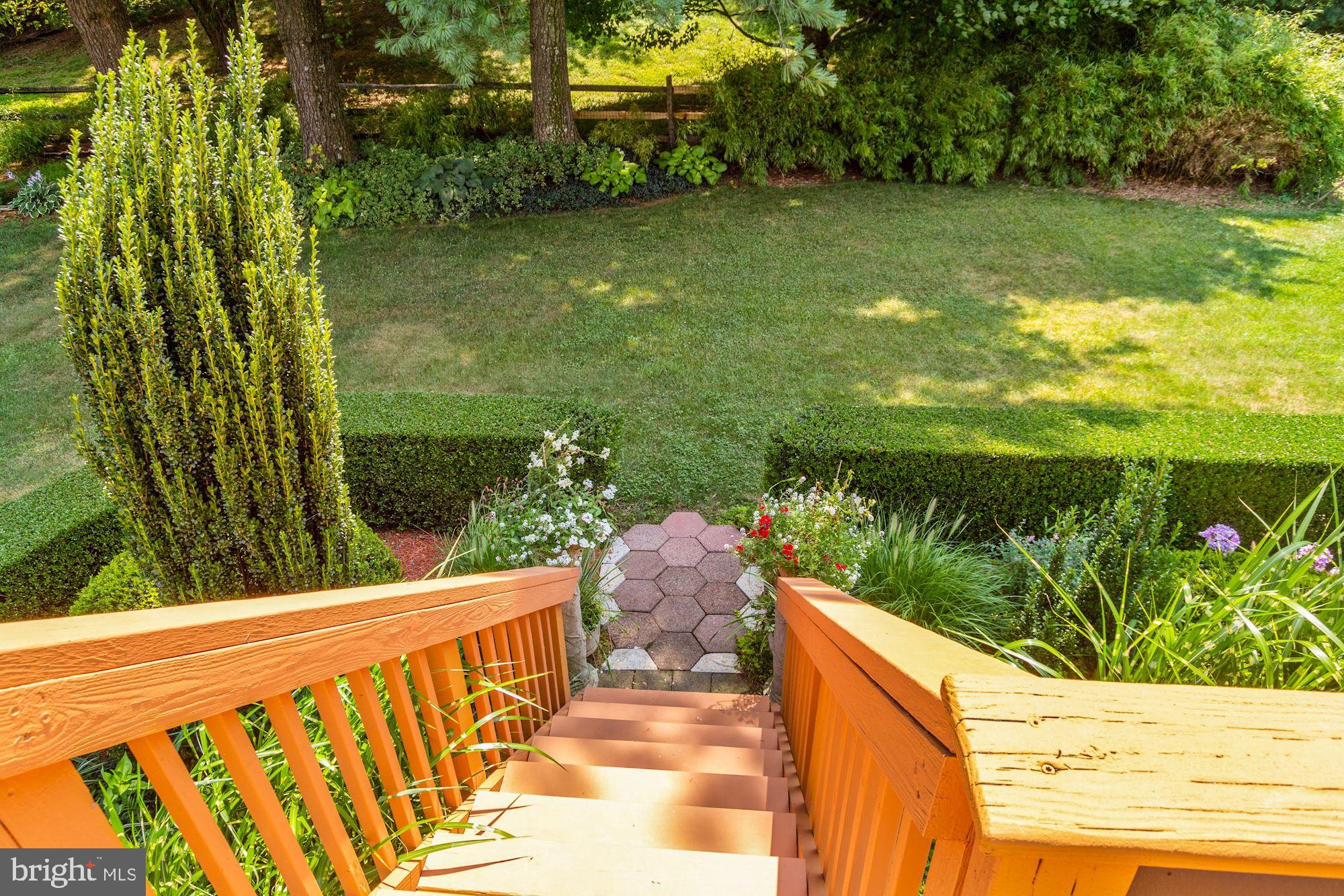 FLOWER HILL - Residential