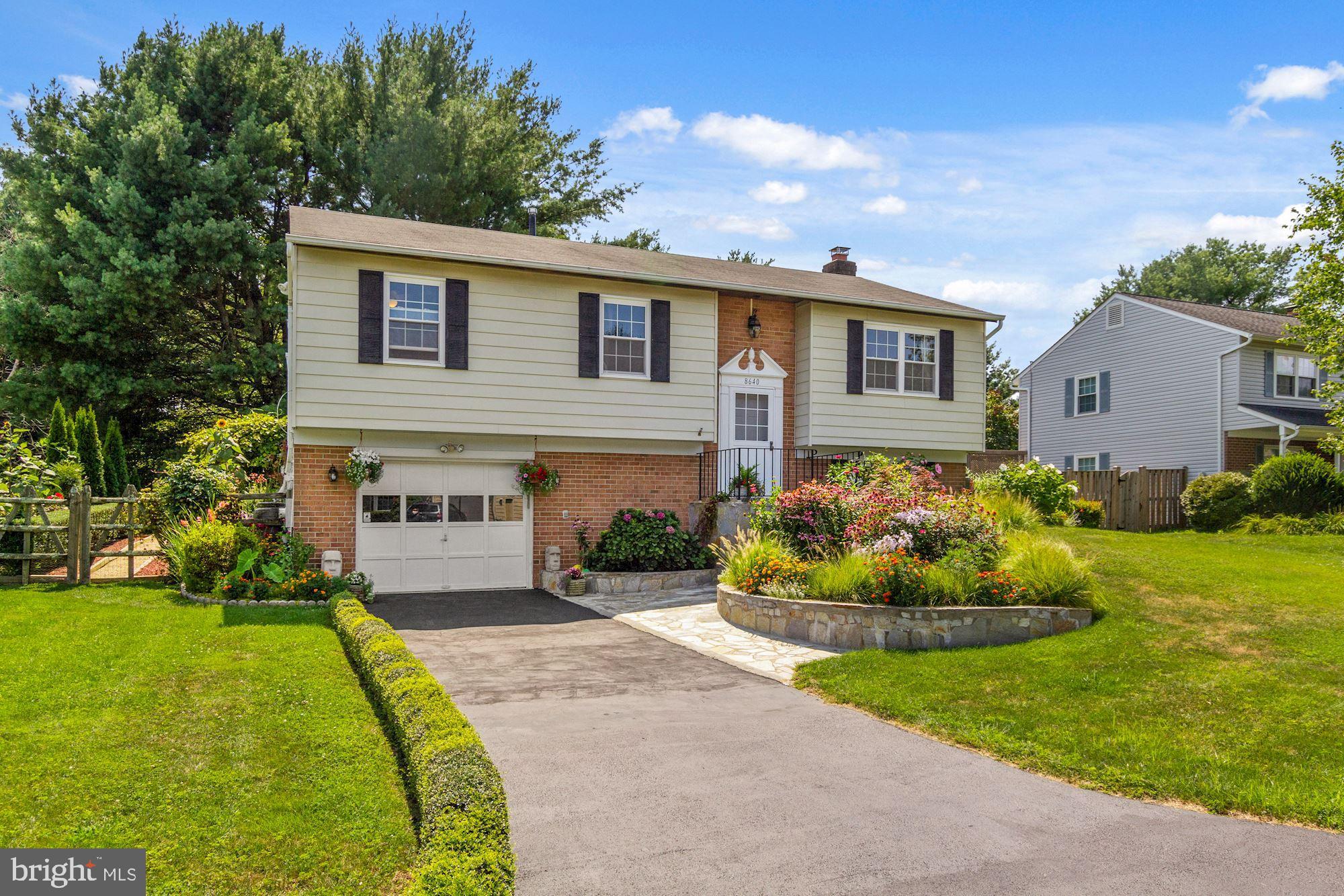 FLOWER HILL - Residential