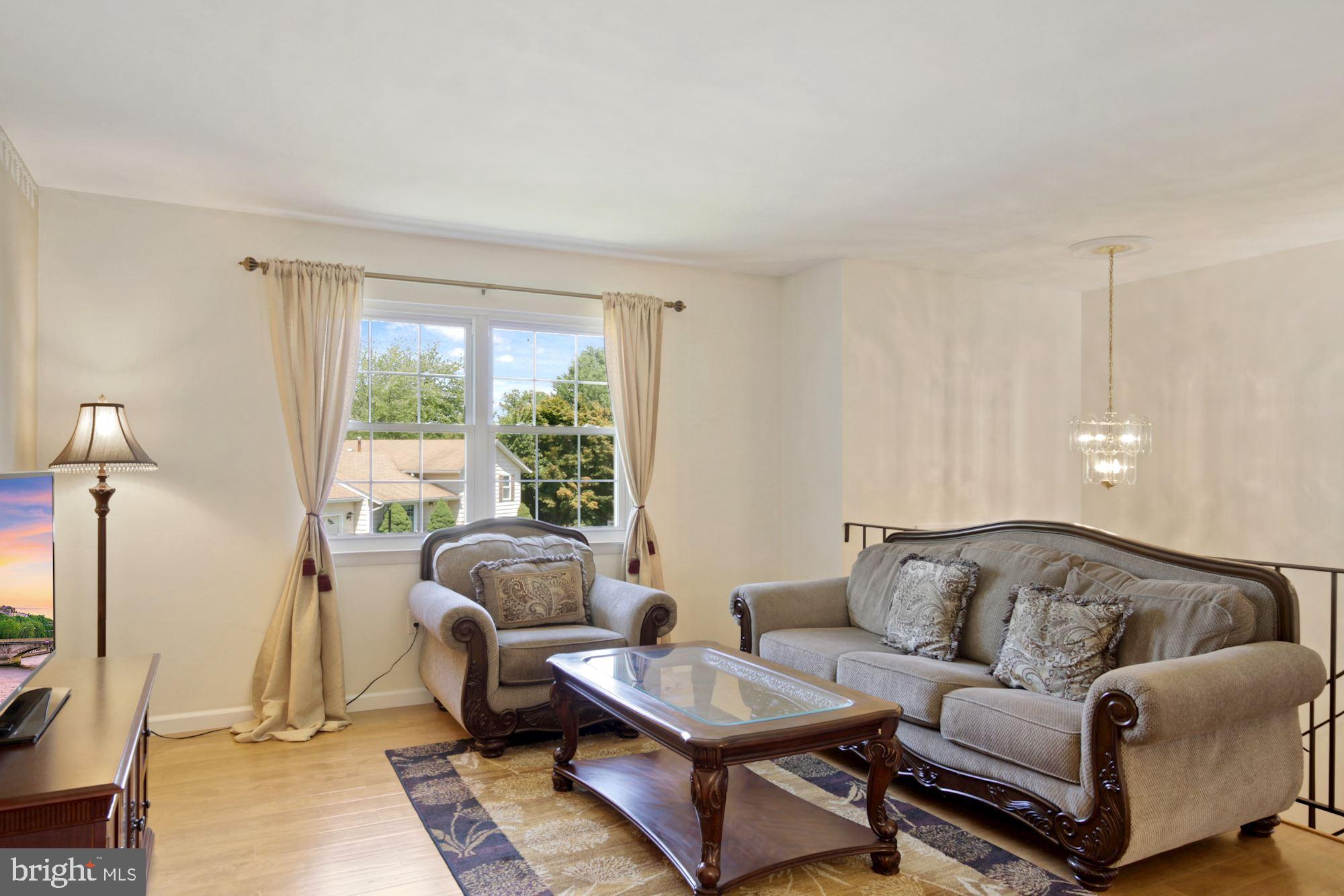 FLOWER HILL - Residential