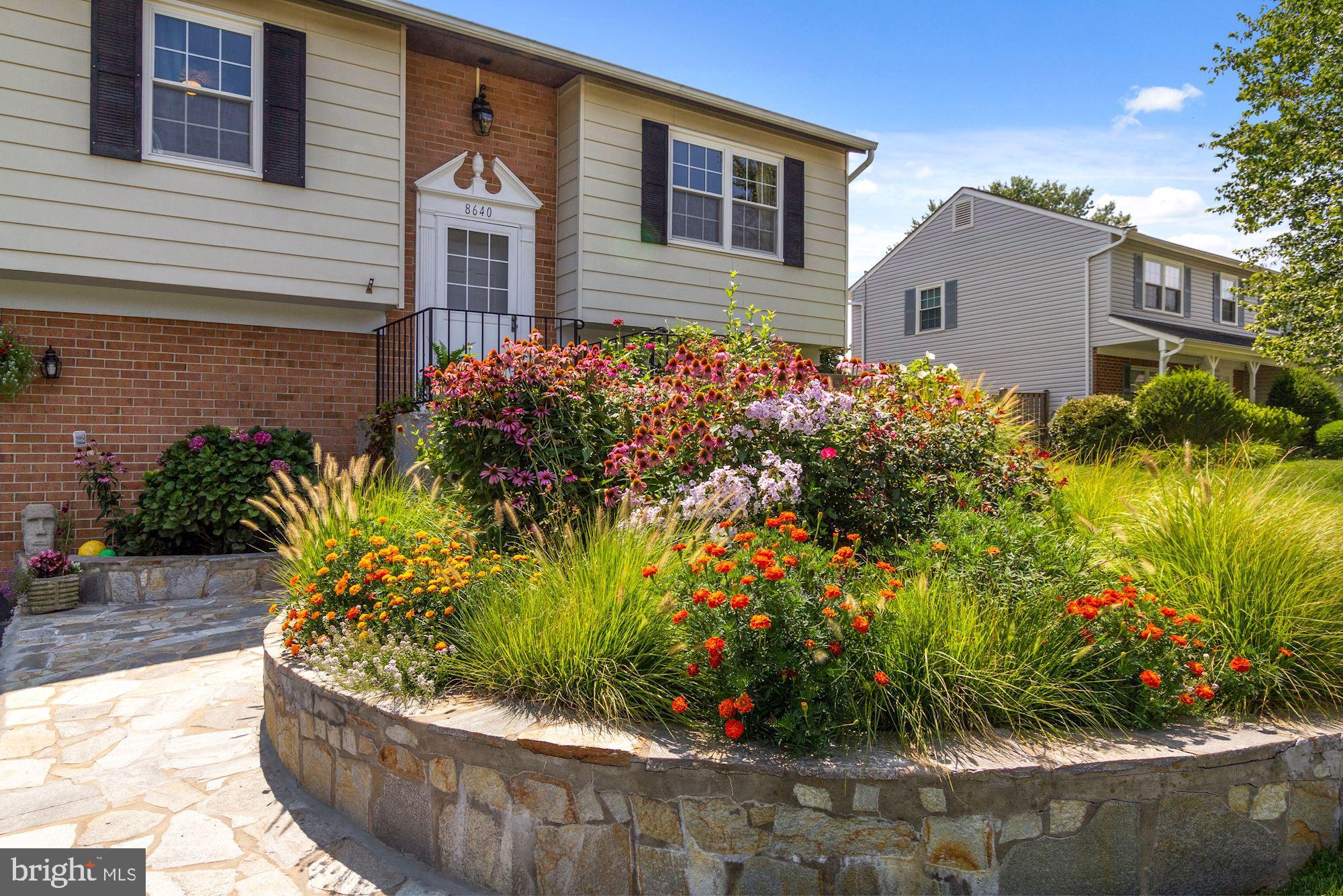 FLOWER HILL - Residential