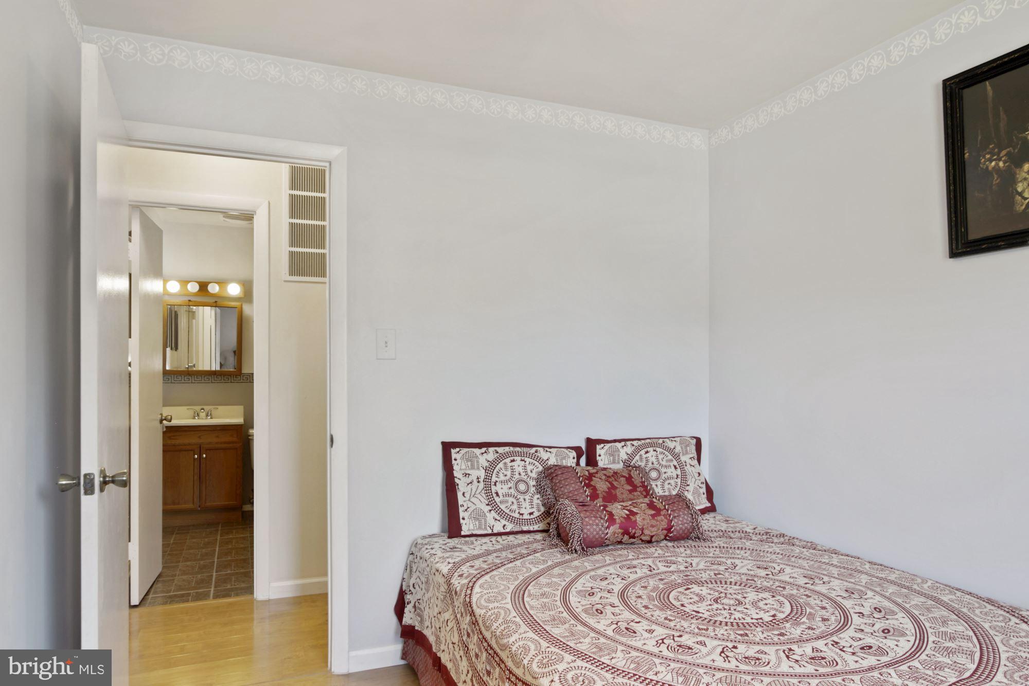 FLOWER HILL - Residential