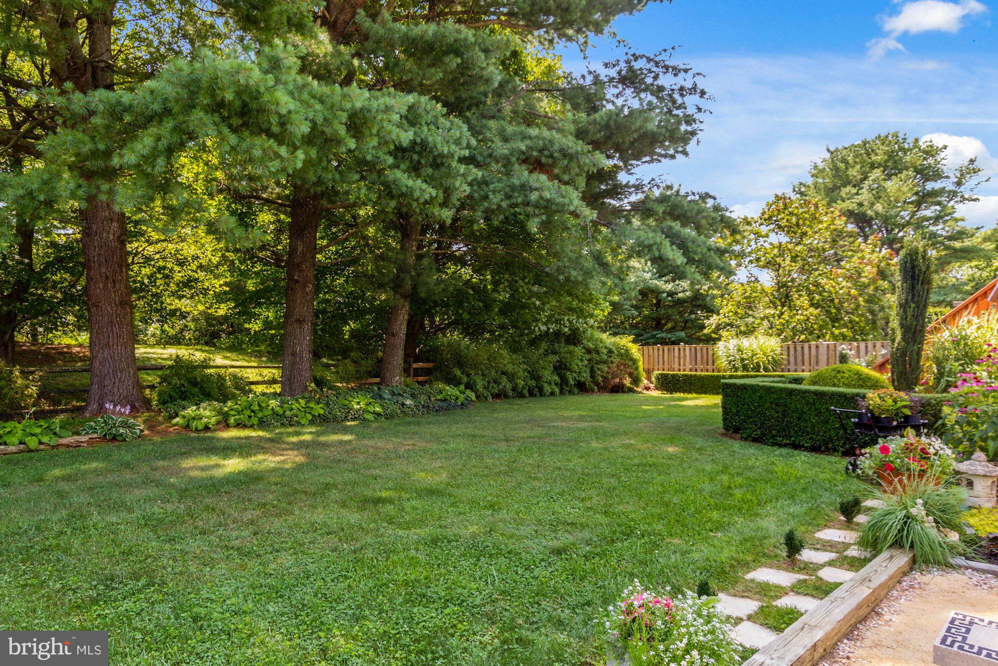 FLOWER HILL - Residential