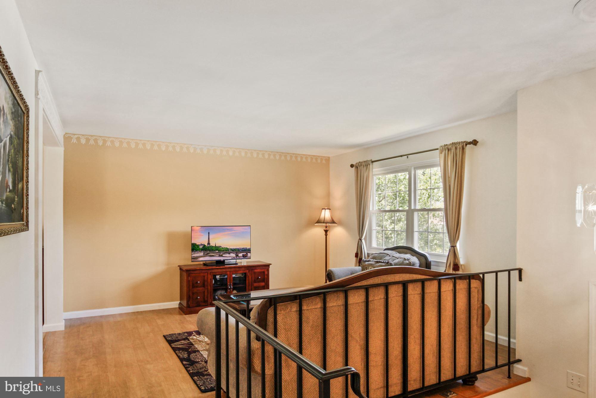 FLOWER HILL - Residential