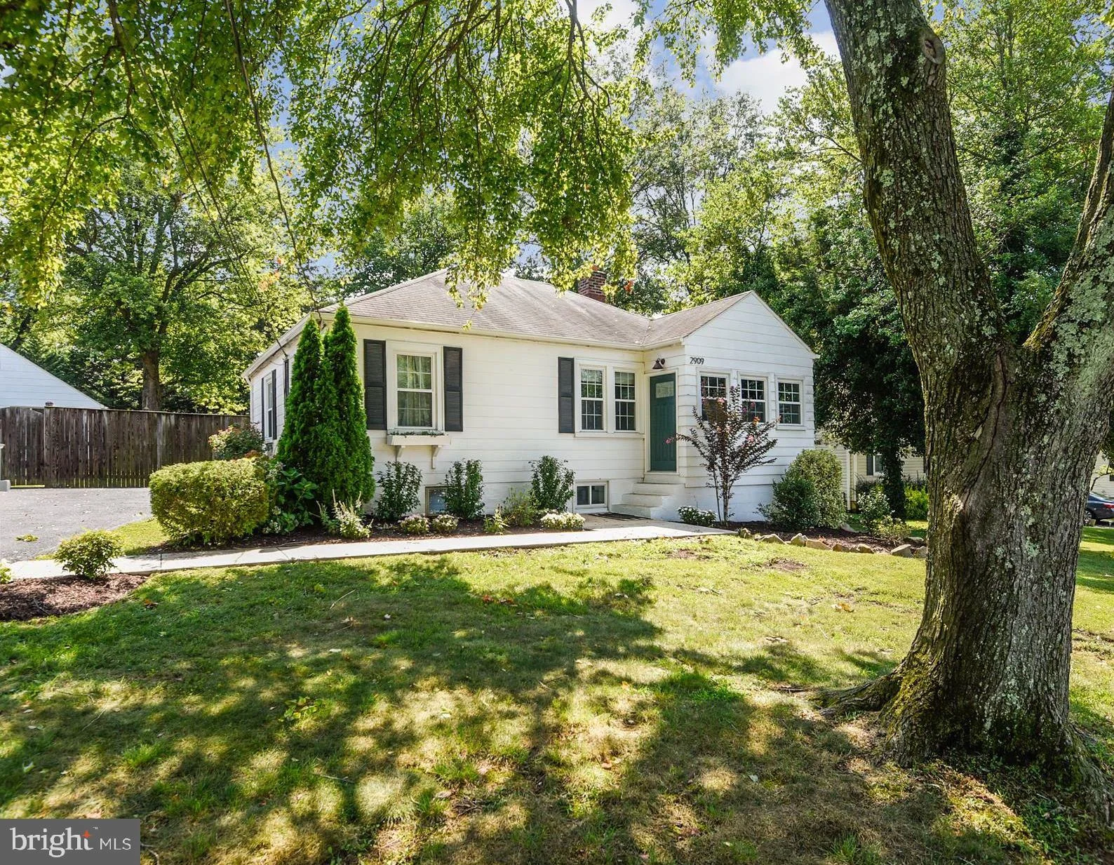 2909 Fairmont Street, Falls Church, VA 22042