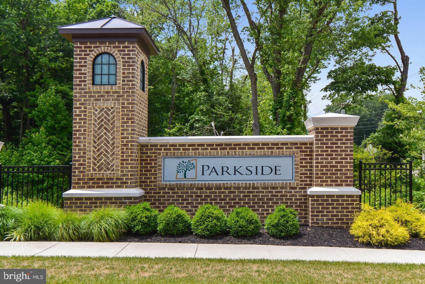 PARKSIDE - Residential