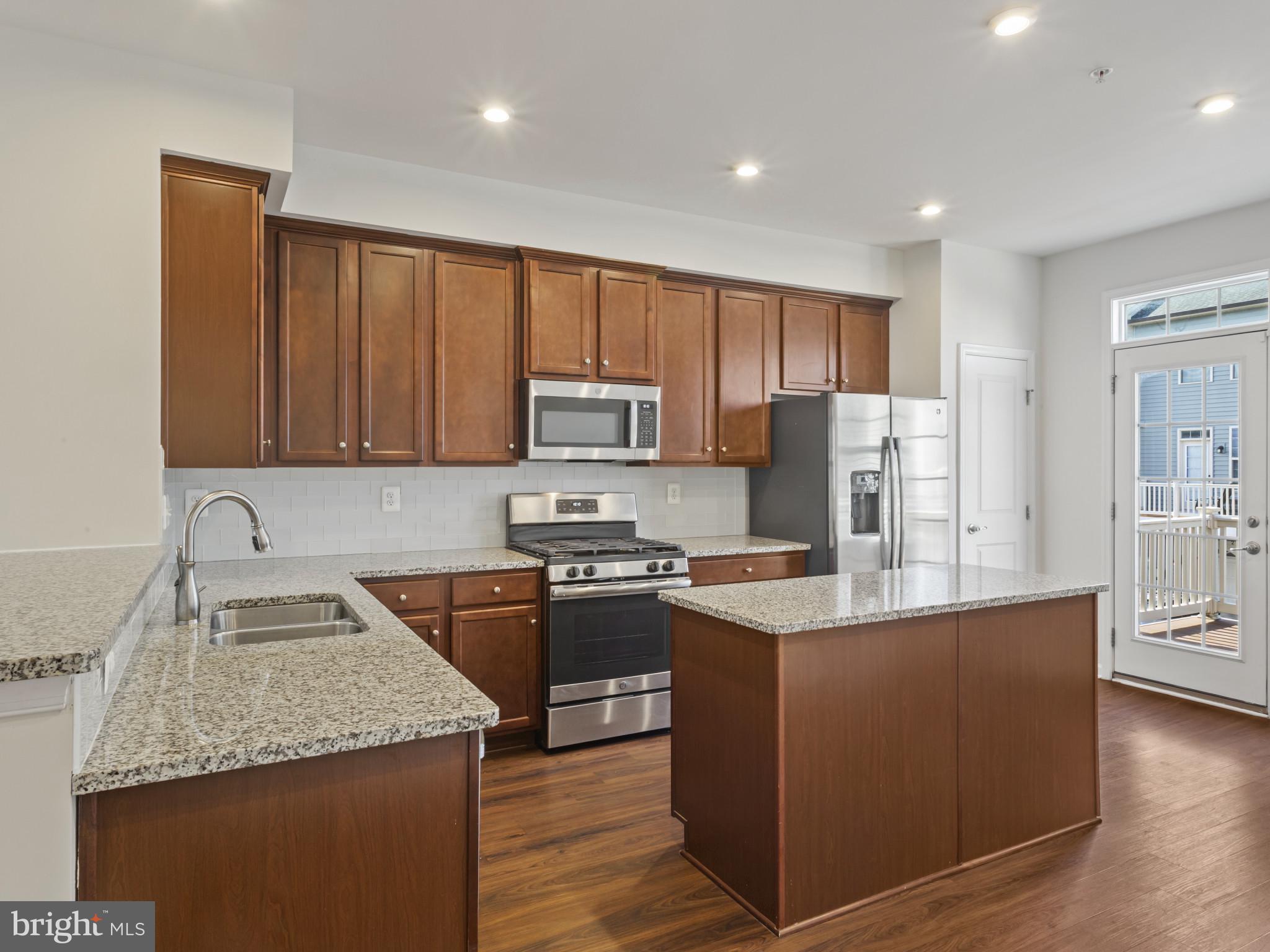 PARKSIDE - Residential