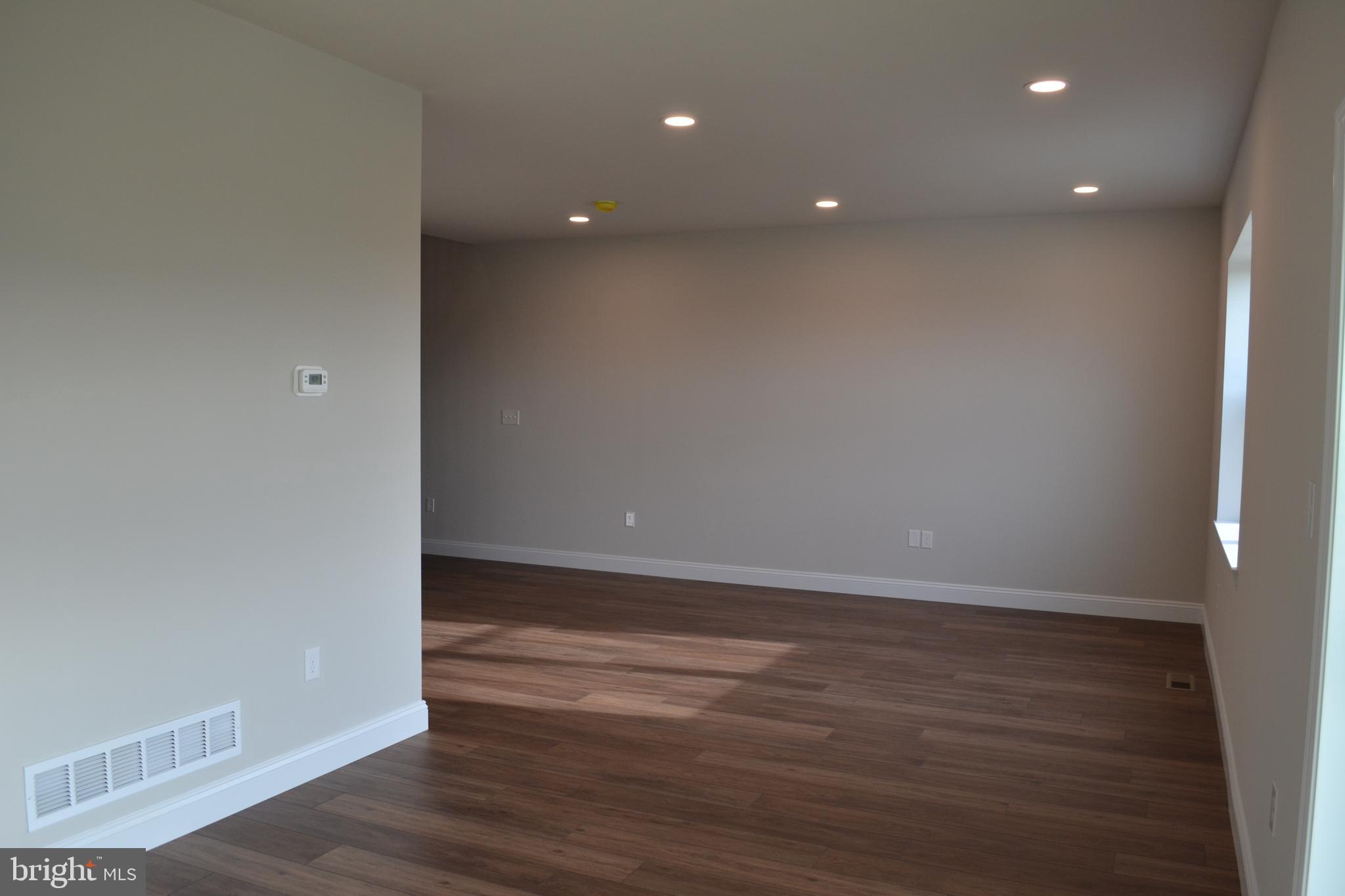 MCINTOSH FARMS - Residential