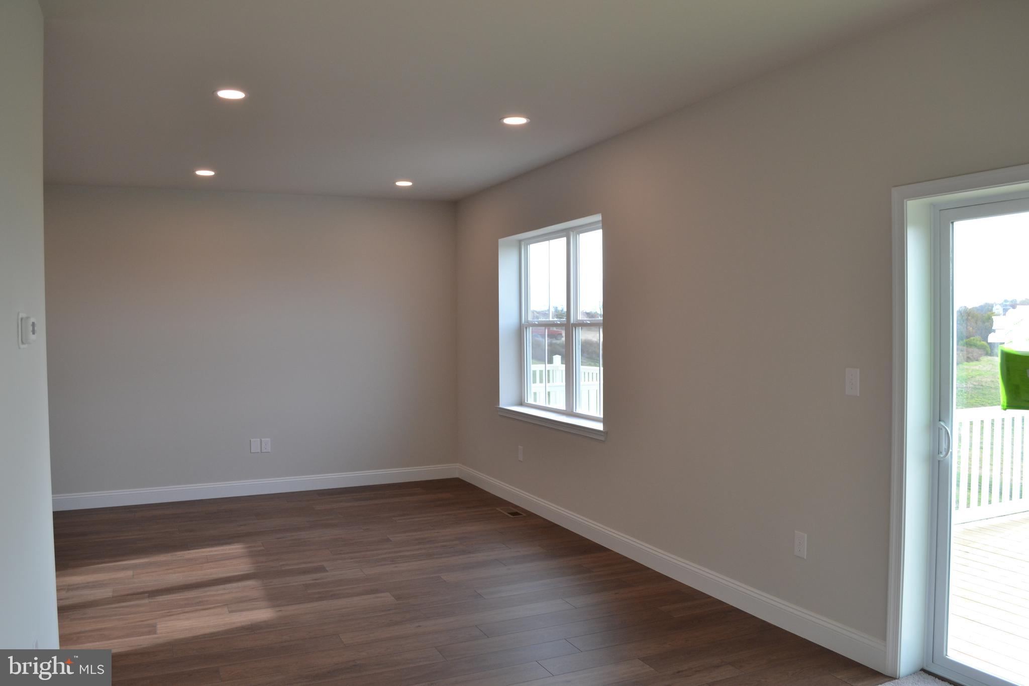 MCINTOSH FARMS - Residential