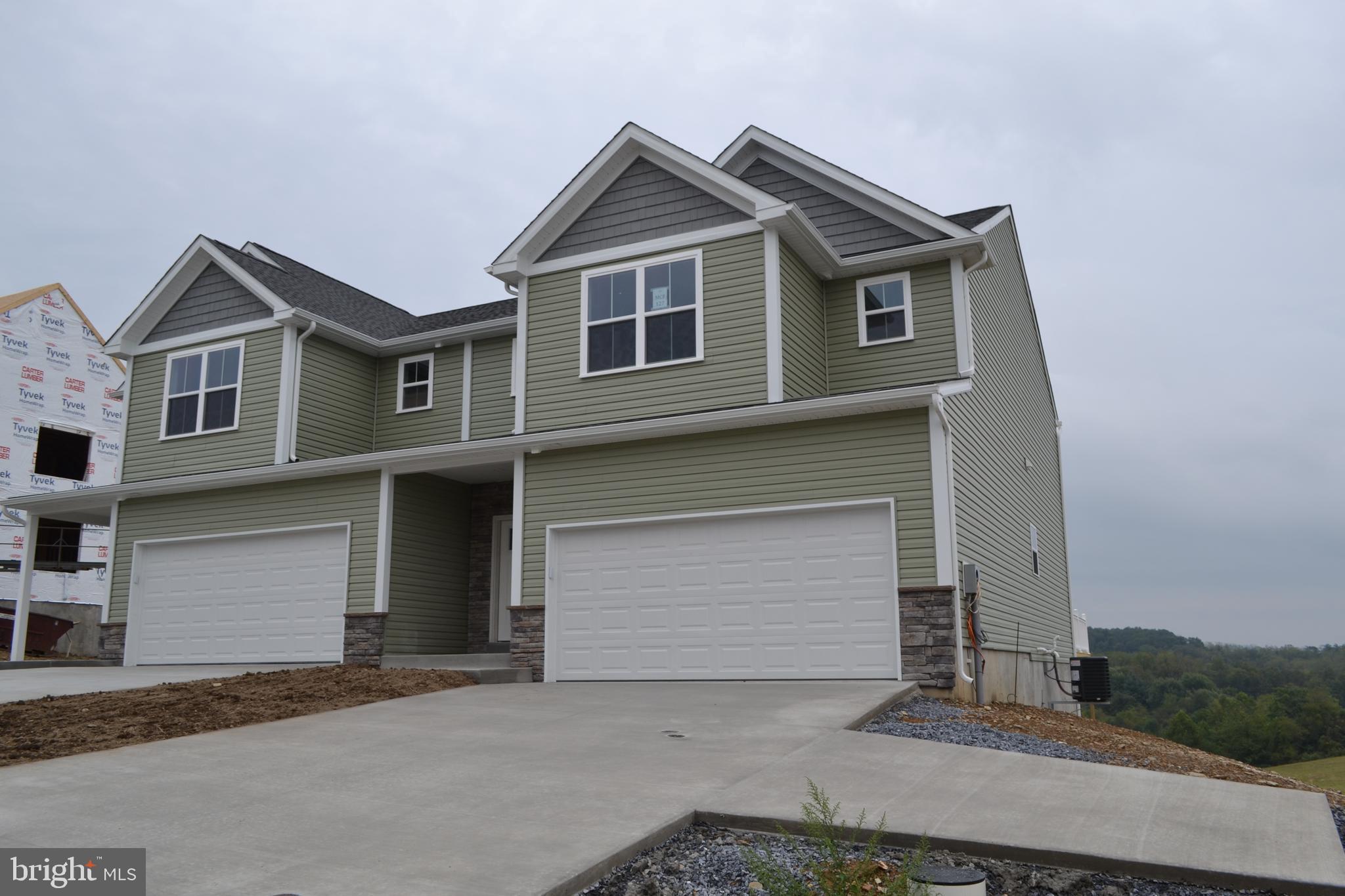 MCINTOSH FARMS - Residential