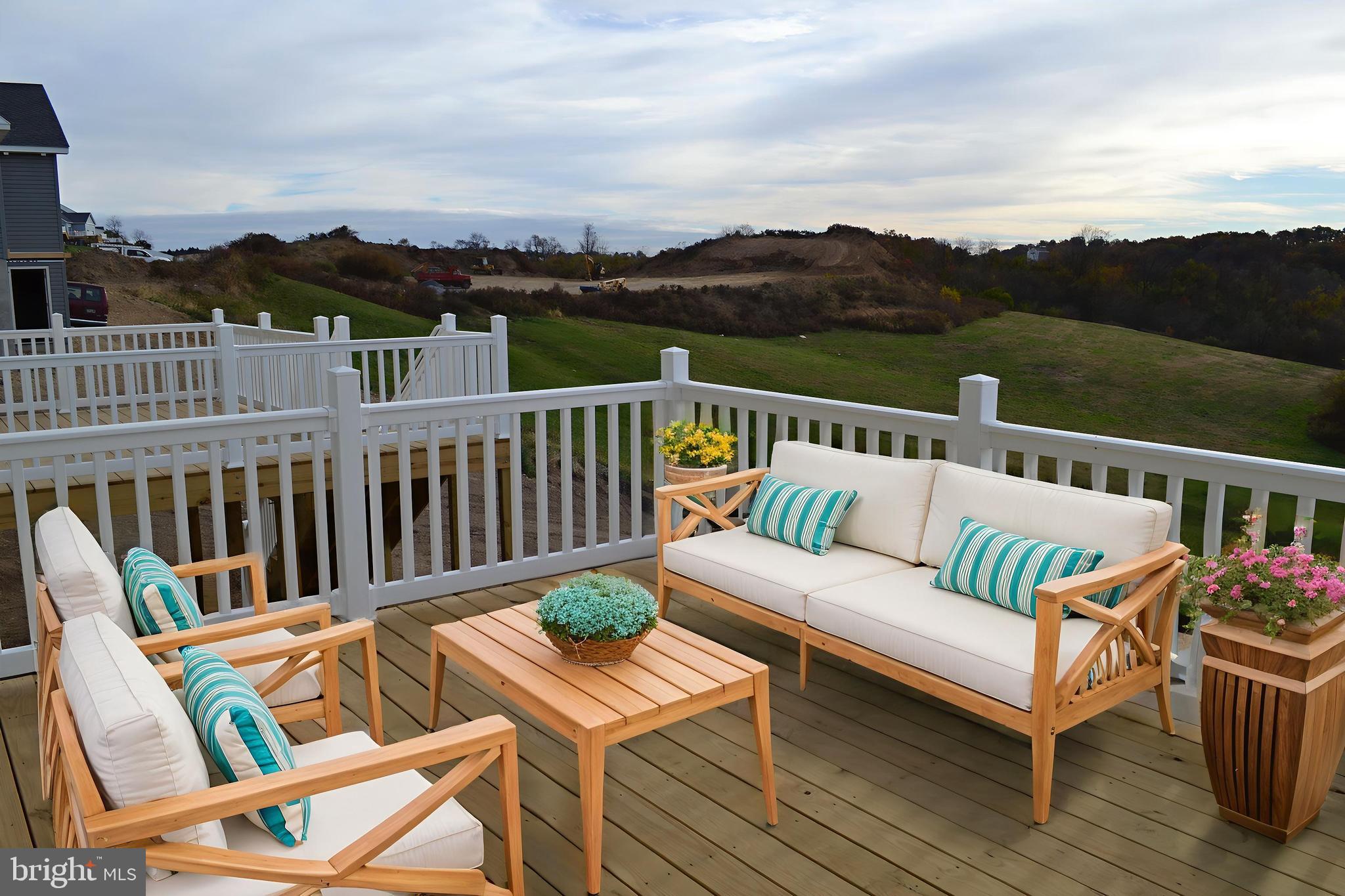 MCINTOSH FARMS - Residential