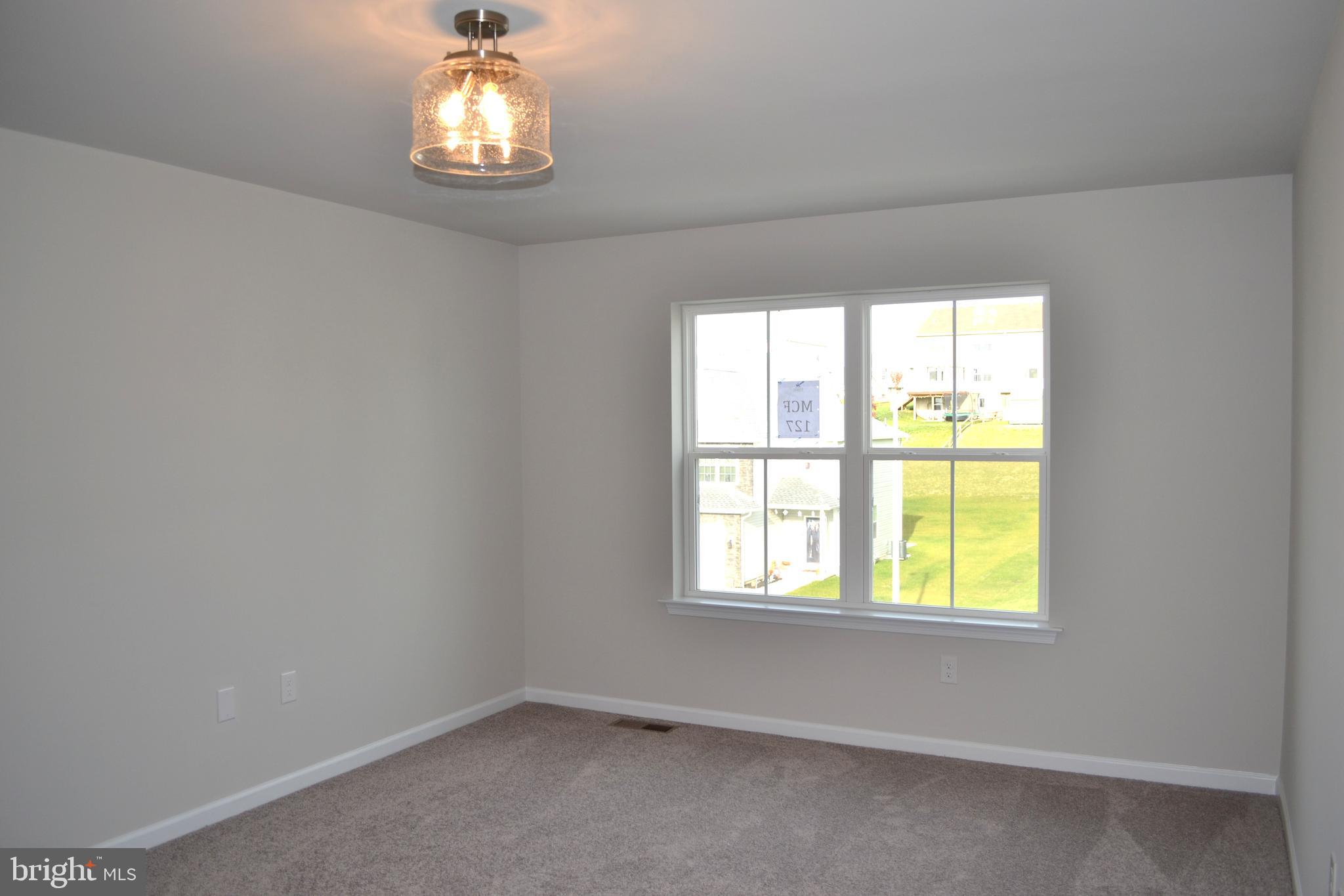 MCINTOSH FARMS - Residential