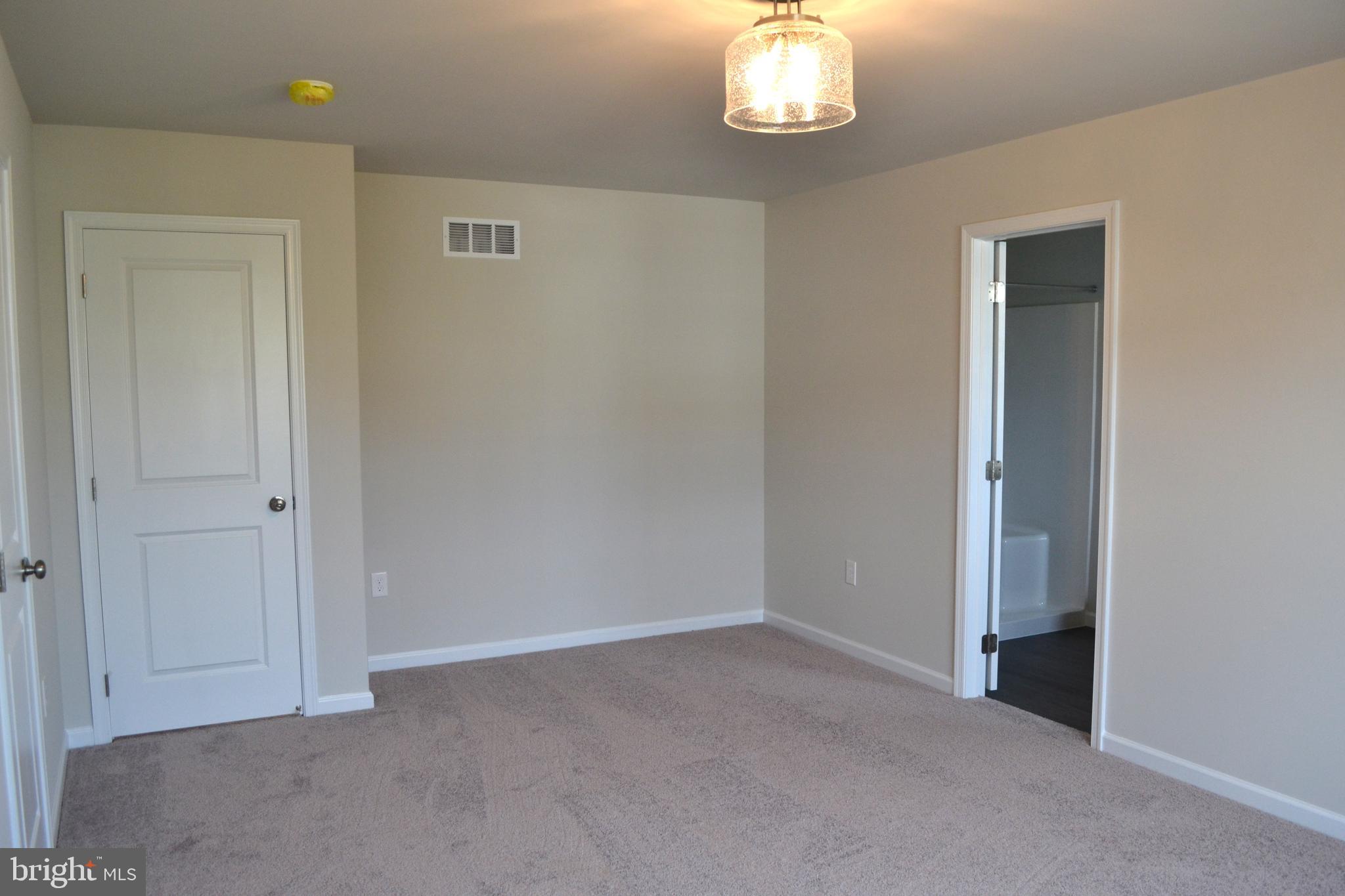 MCINTOSH FARMS - Residential