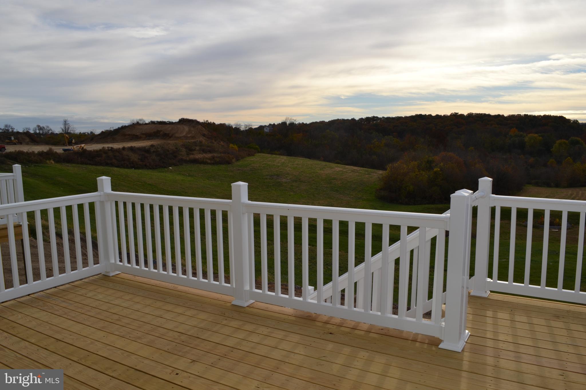 MCINTOSH FARMS - Residential