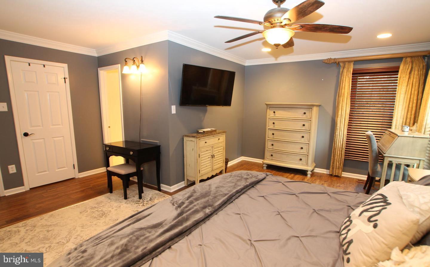 NEWTOWN GATE - Residential Lease