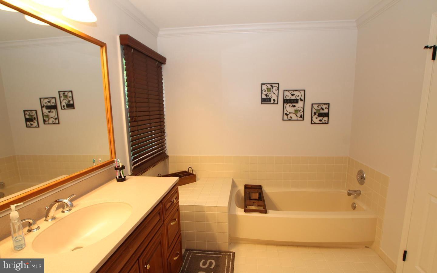 NEWTOWN GATE - Residential Lease