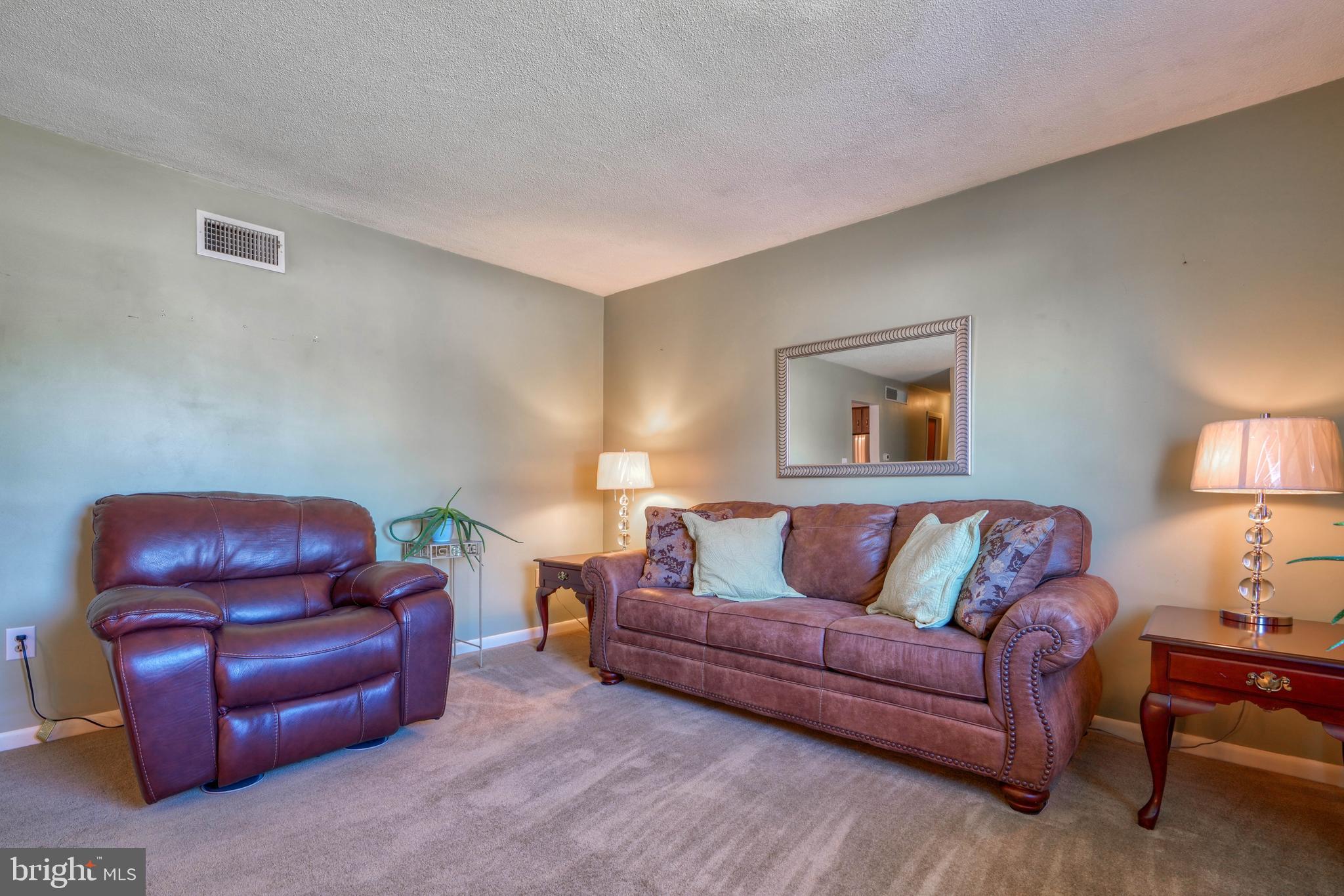 TWIN PINES - Residential