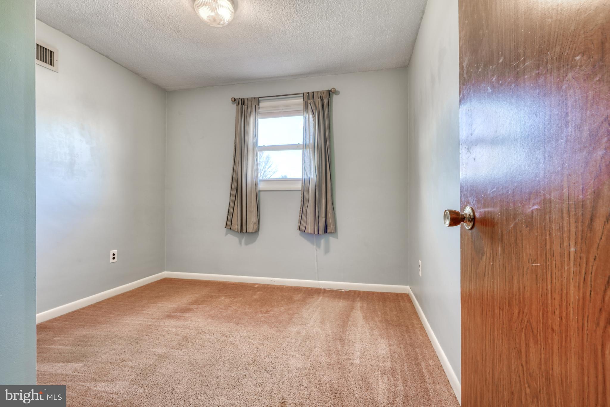 TWIN PINES - Residential