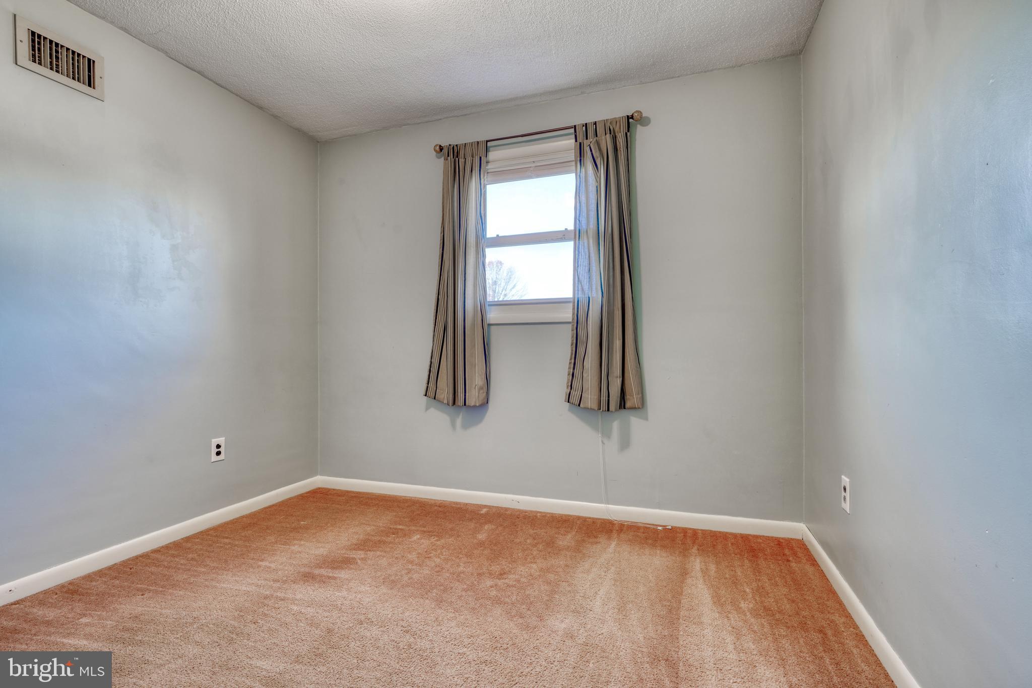 TWIN PINES - Residential