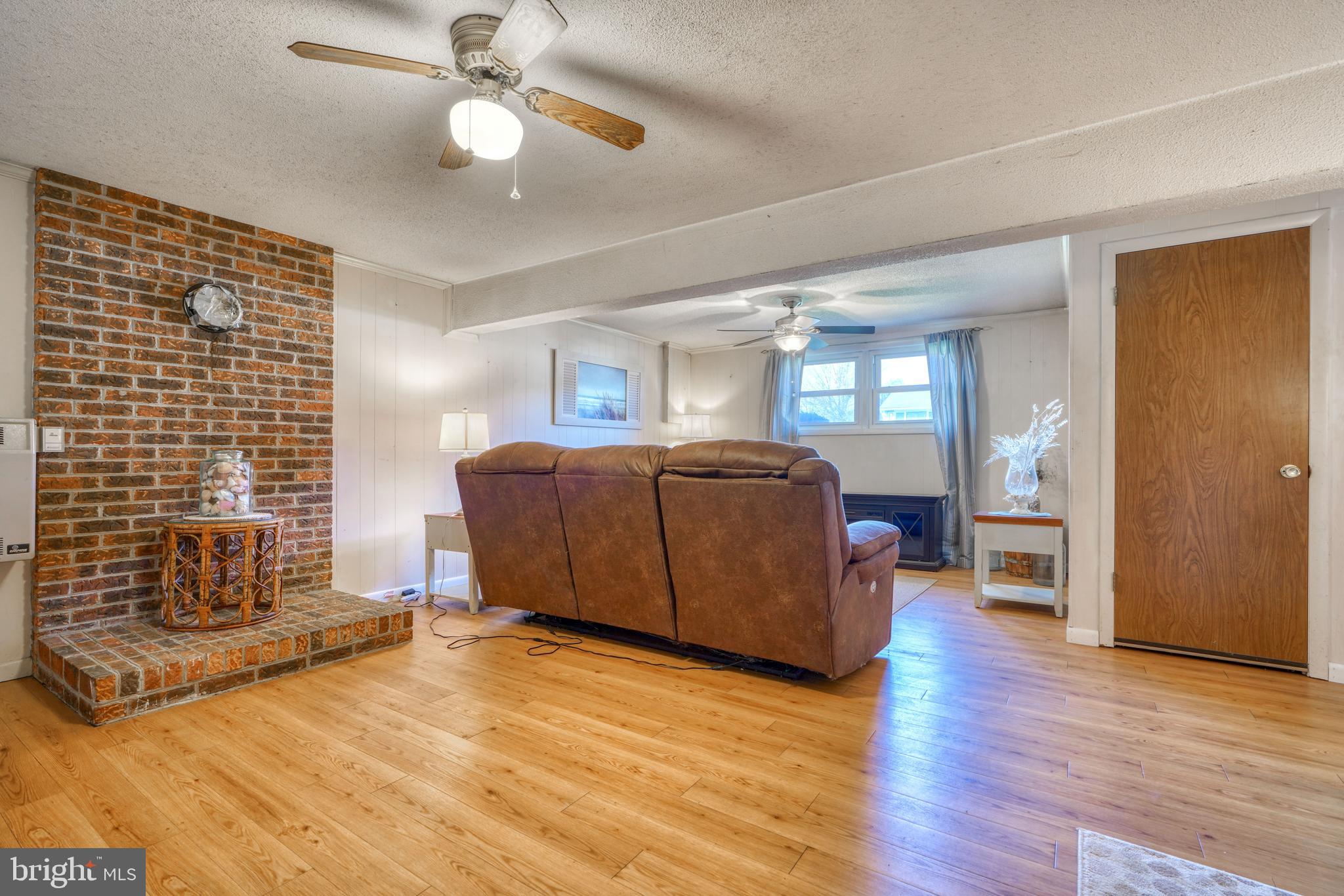 TWIN PINES - Residential