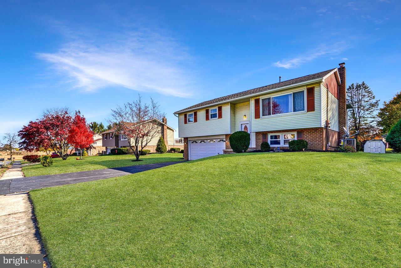 TWIN PINES - Residential