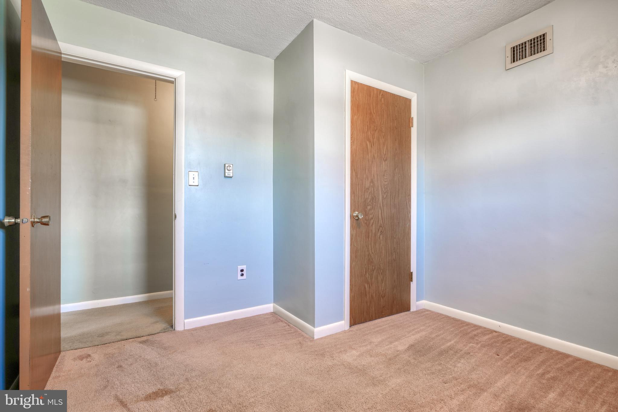 TWIN PINES - Residential