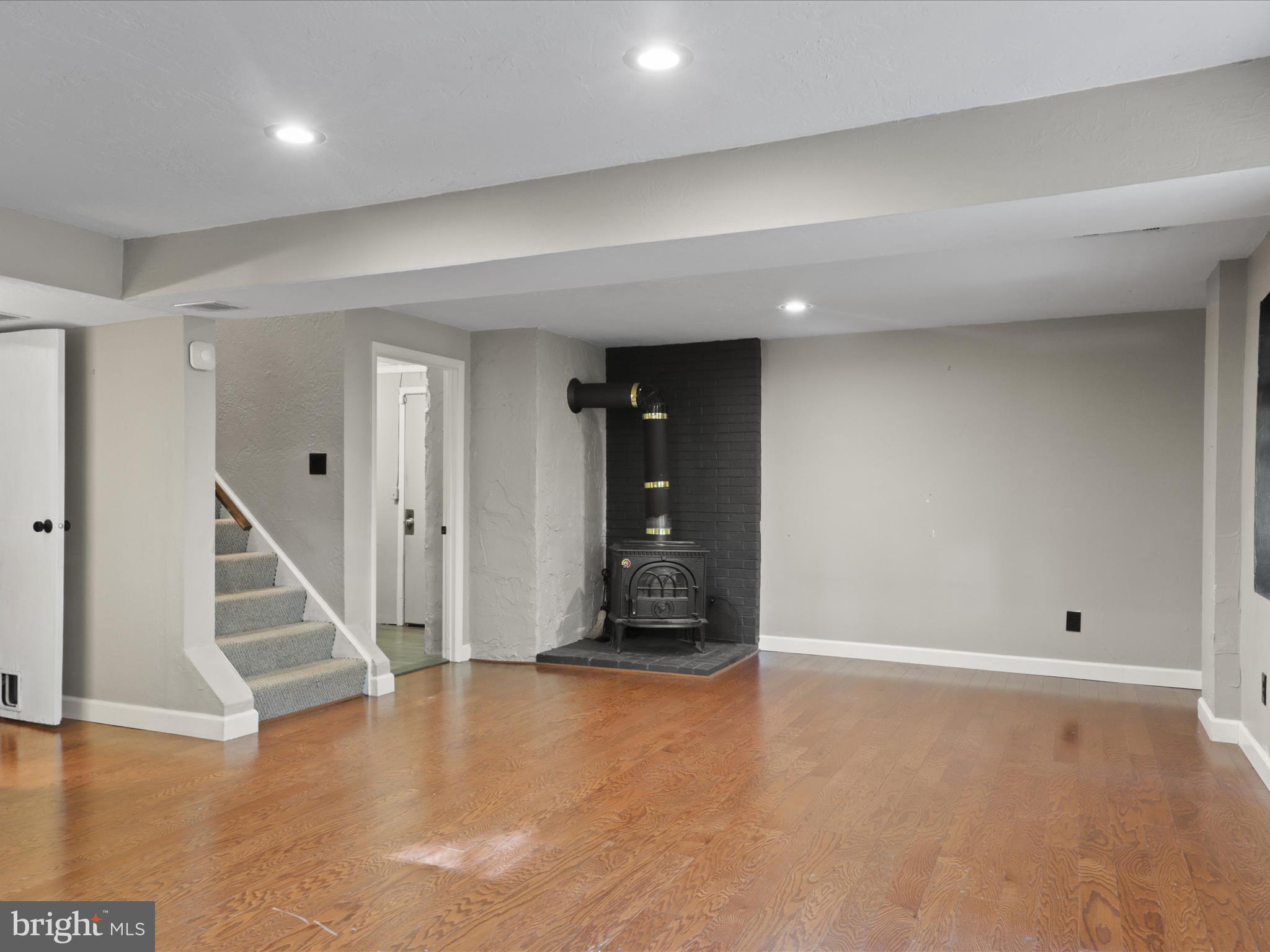 CLIFTON - Residential Lease