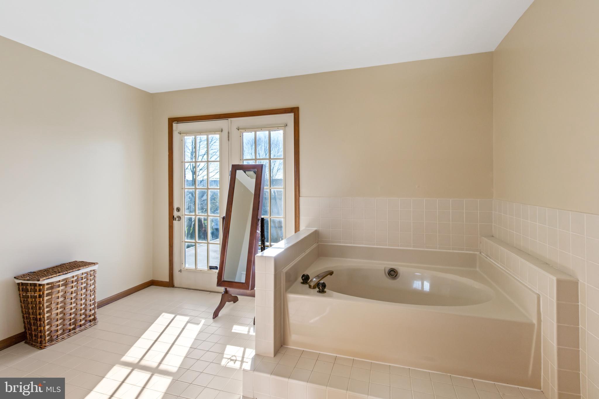 QUAIL HOLLOW - Residential